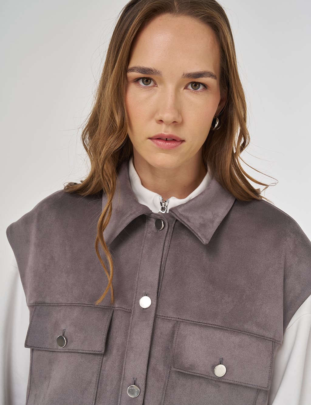 Cep Detaylı Süet Yelek Füme 