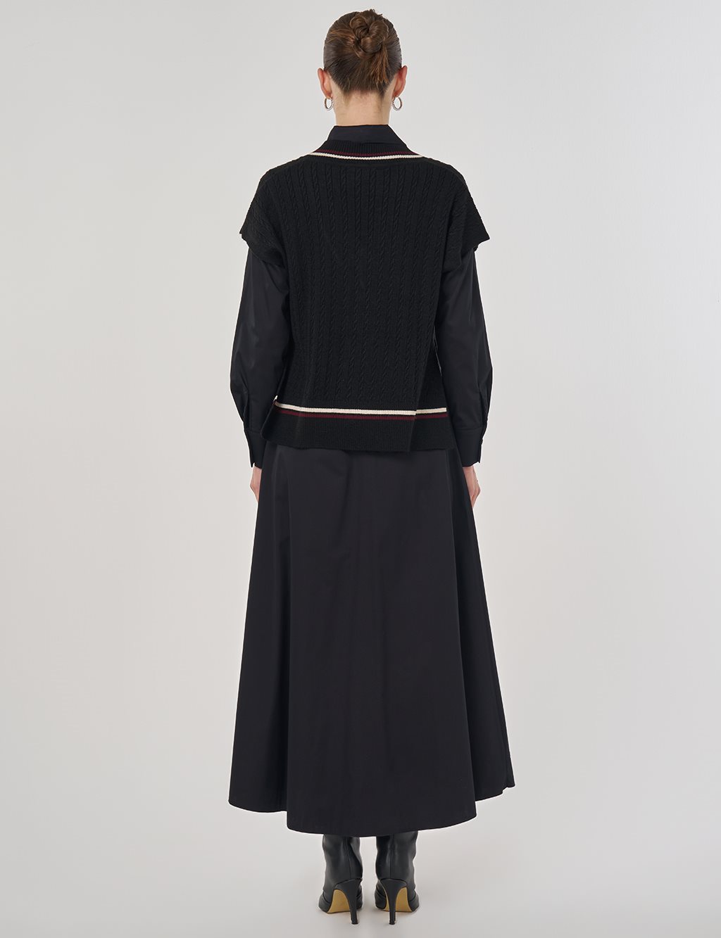 Süveter Detaylı Pamuklu Elbise Siyah