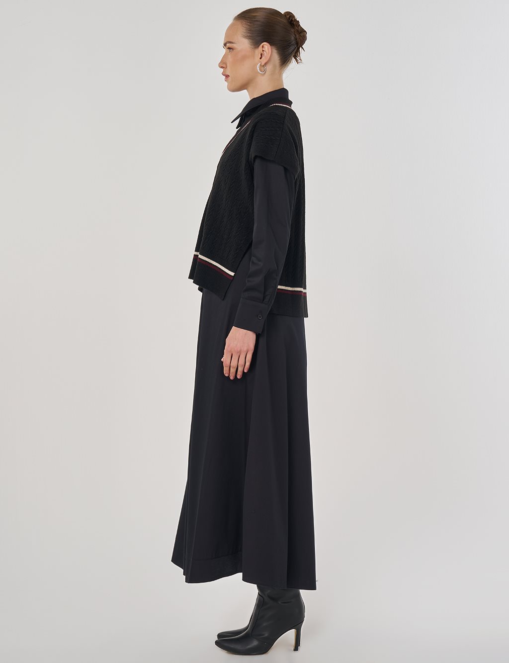 Süveter Detaylı Pamuklu Elbise Siyah