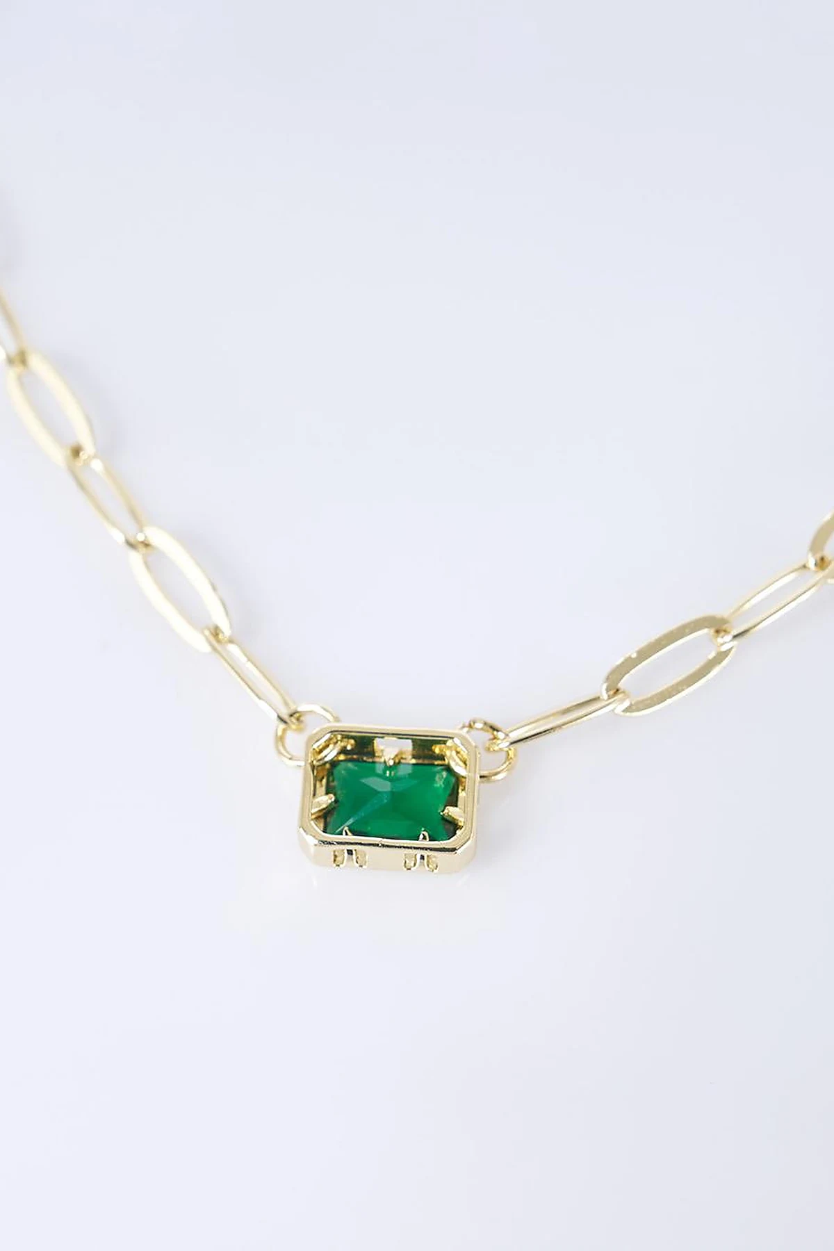 Shiny Stone Chain Necklace Emerald