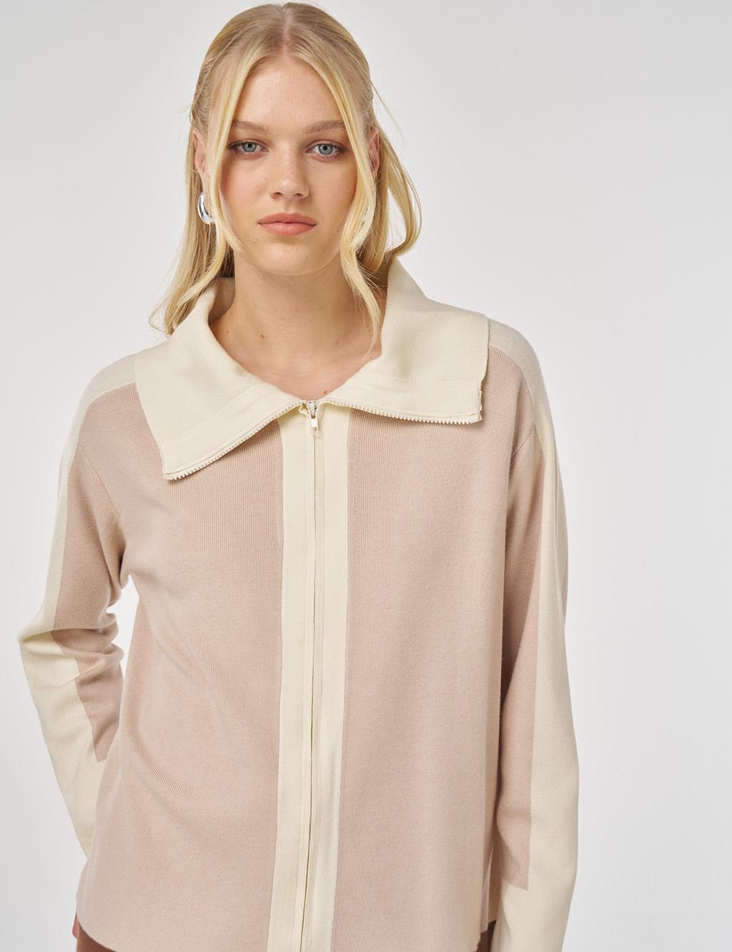 Wide Collar Knit Suit in Mink