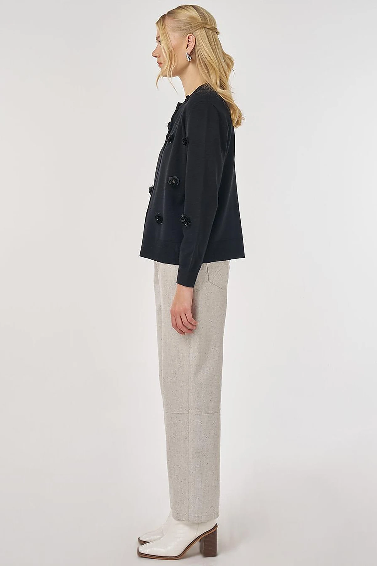 Floral Embroidered Viscose Knit Cardigan in Black