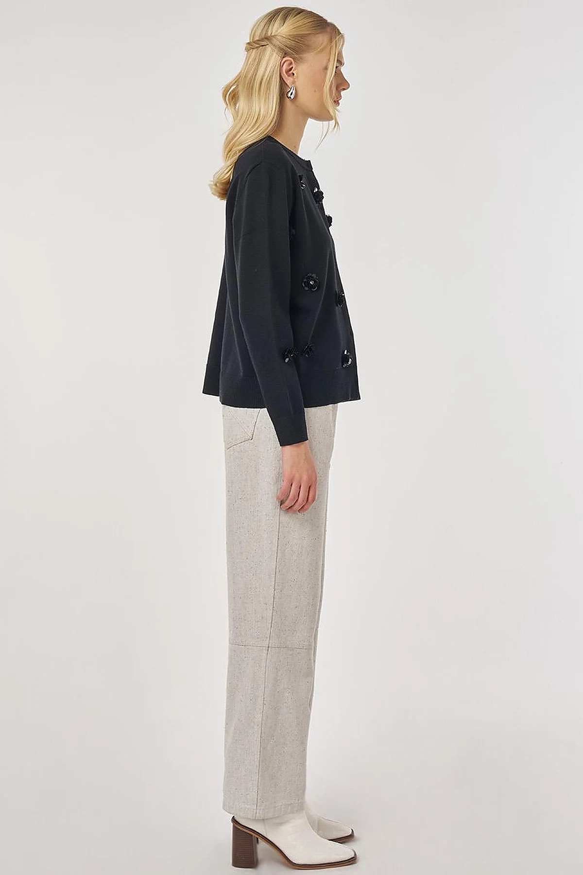 Floral Embroidered Viscose Knit Cardigan in Black