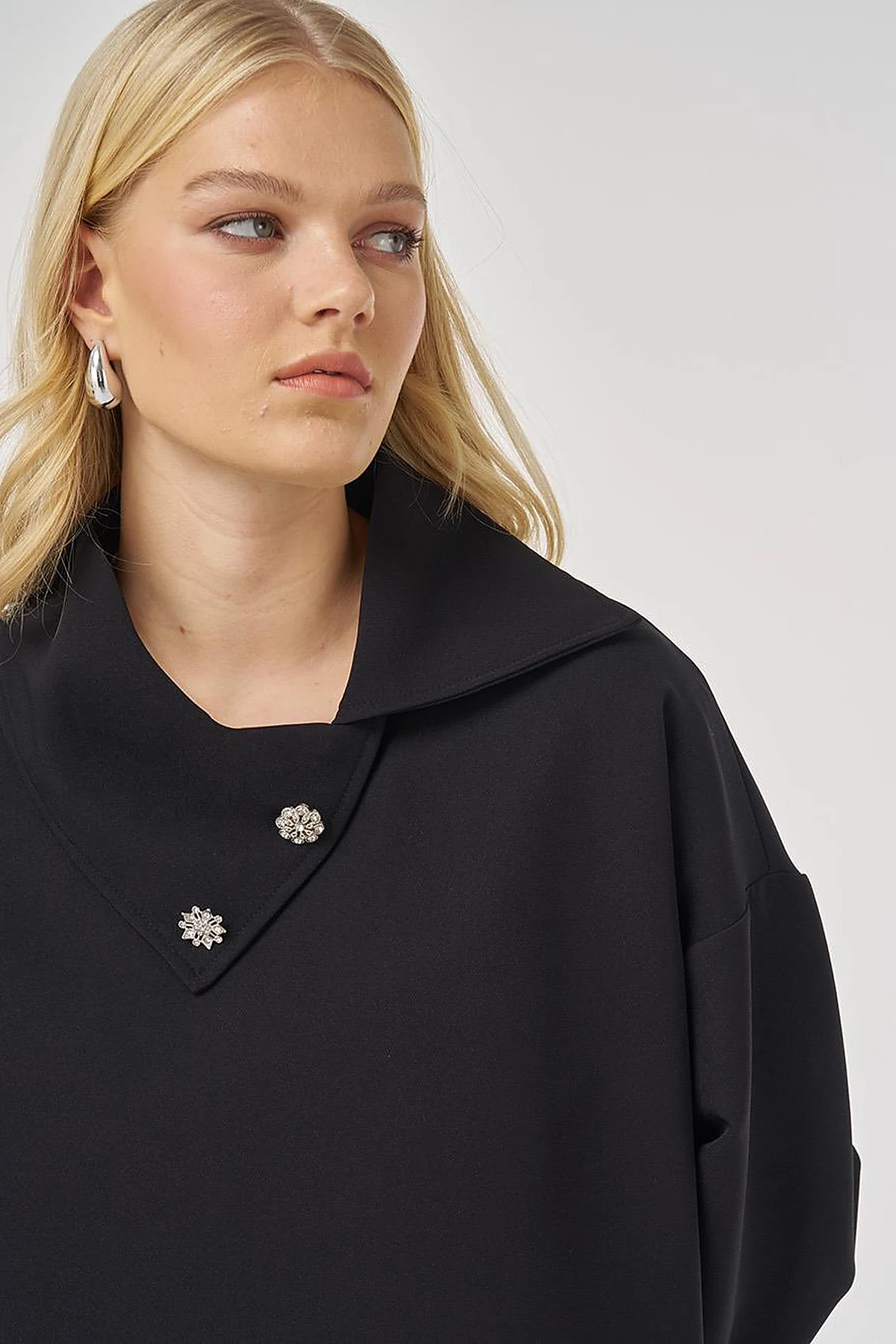 Button-Detailed Viscose Sweatshirt in Black