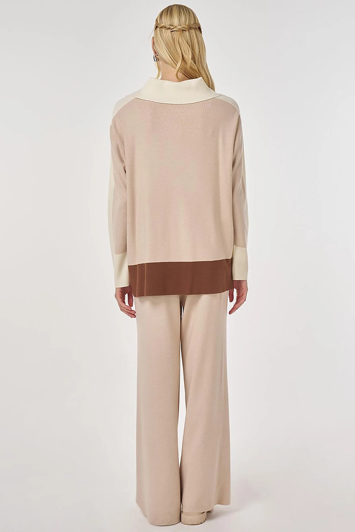 Wide Collar Knit Suit in Mink