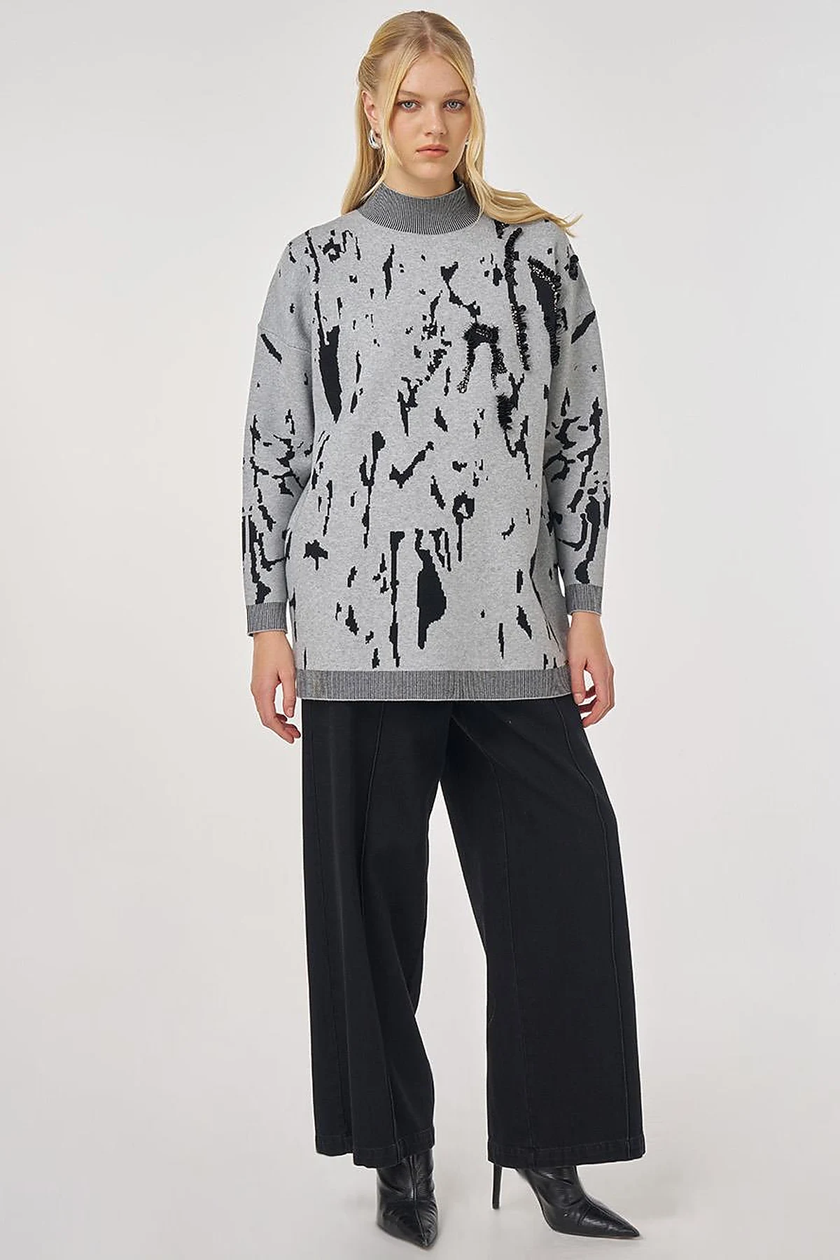Sequin Detailed Viscose Knit Tunic in Gray