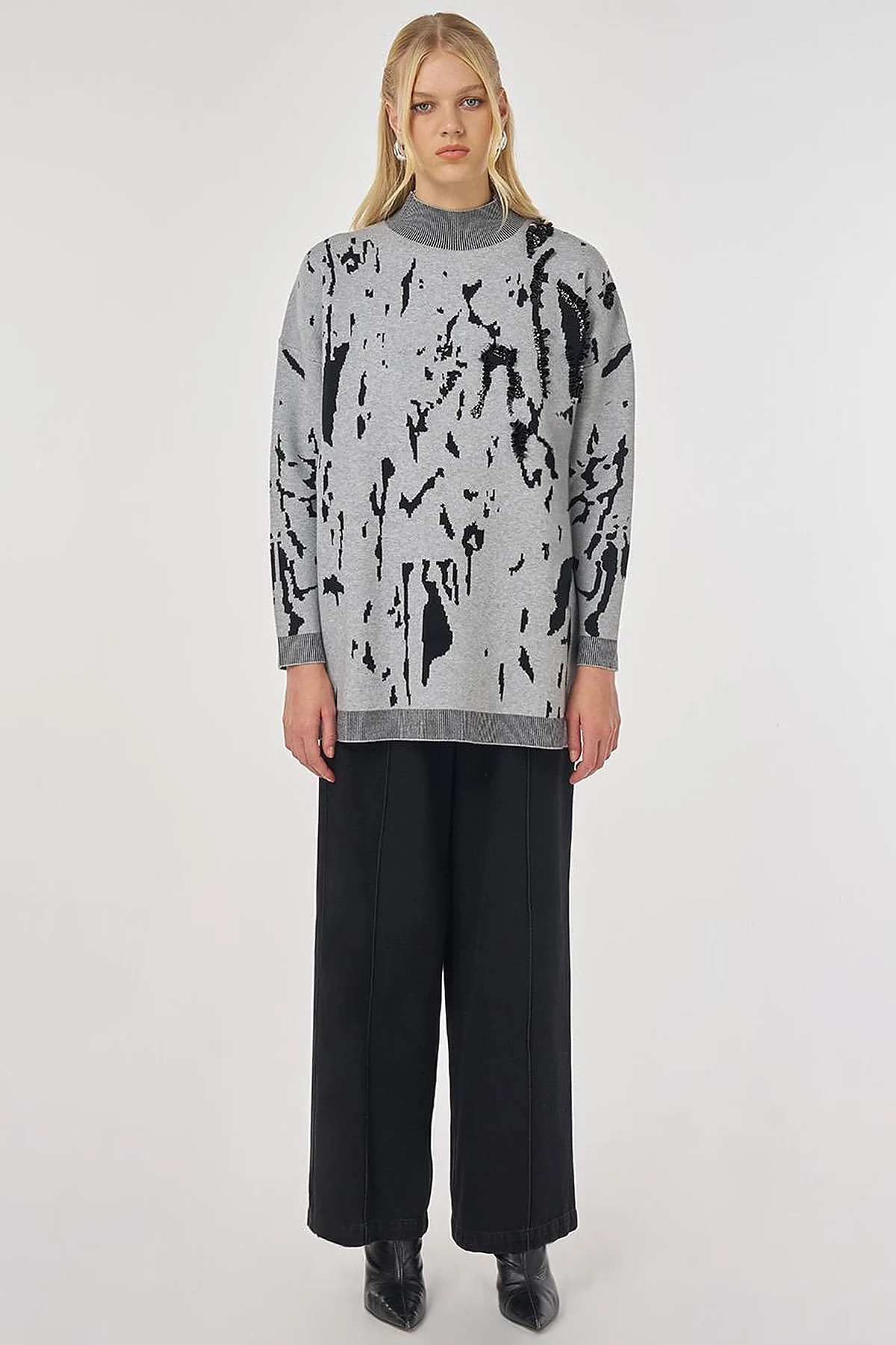 Sequin Detailed Viscose Knit Tunic in Gray