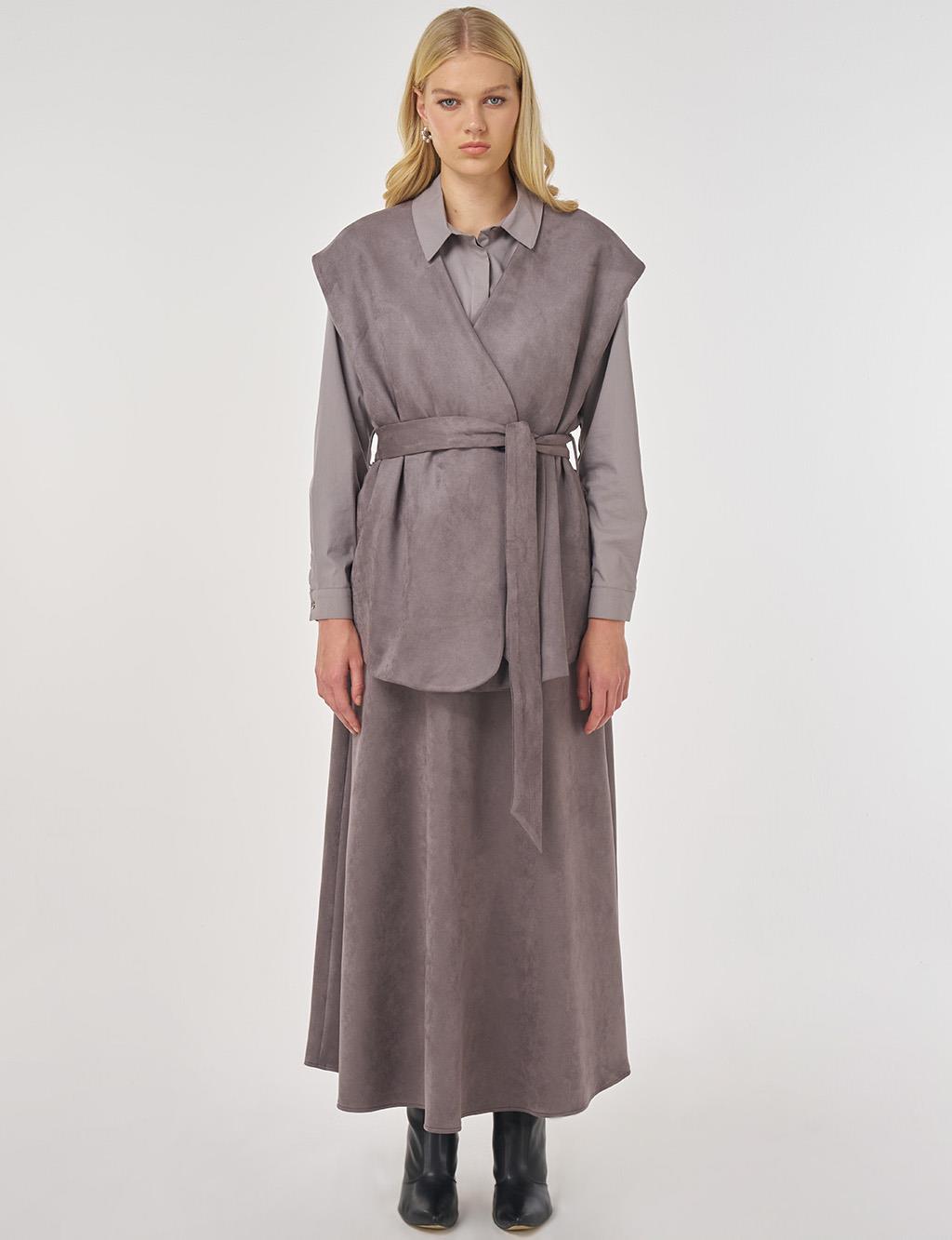 Kuşak Detaylı Süet Etekli Takım Füme 