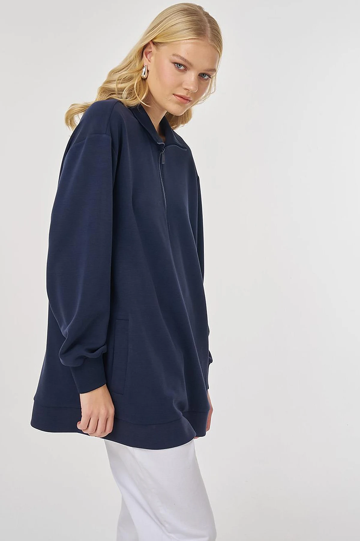 Stand-Up Collar Sweatshirt in Dark Navy