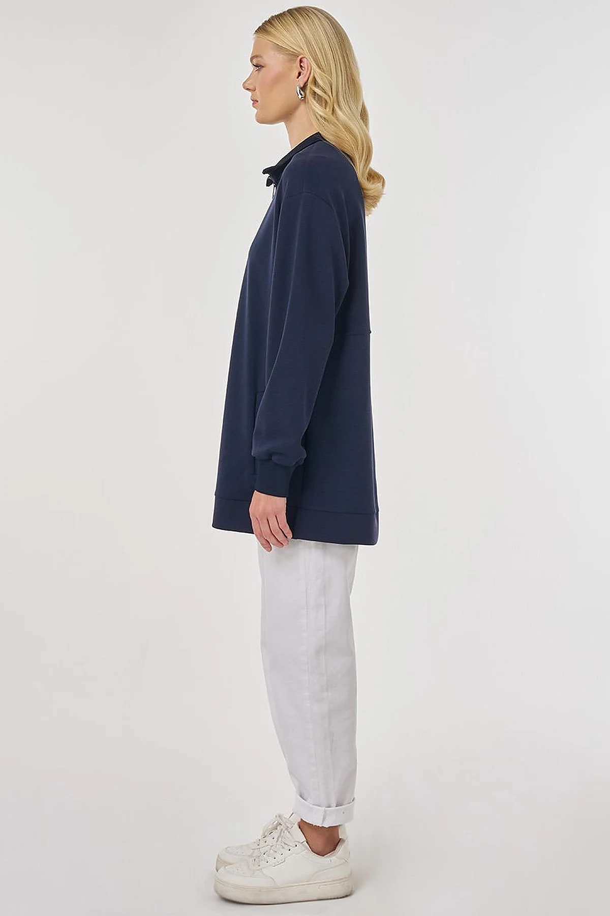 Stand-Up Collar Sweatshirt in Dark Navy