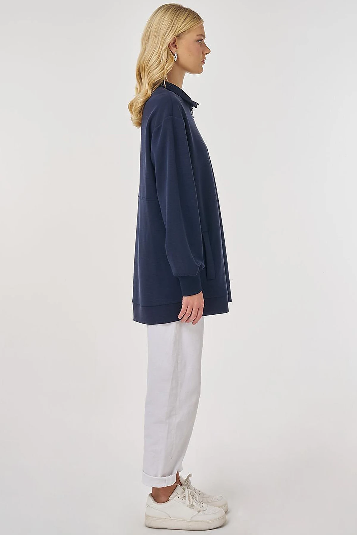 Stand-Up Collar Sweatshirt in Dark Navy