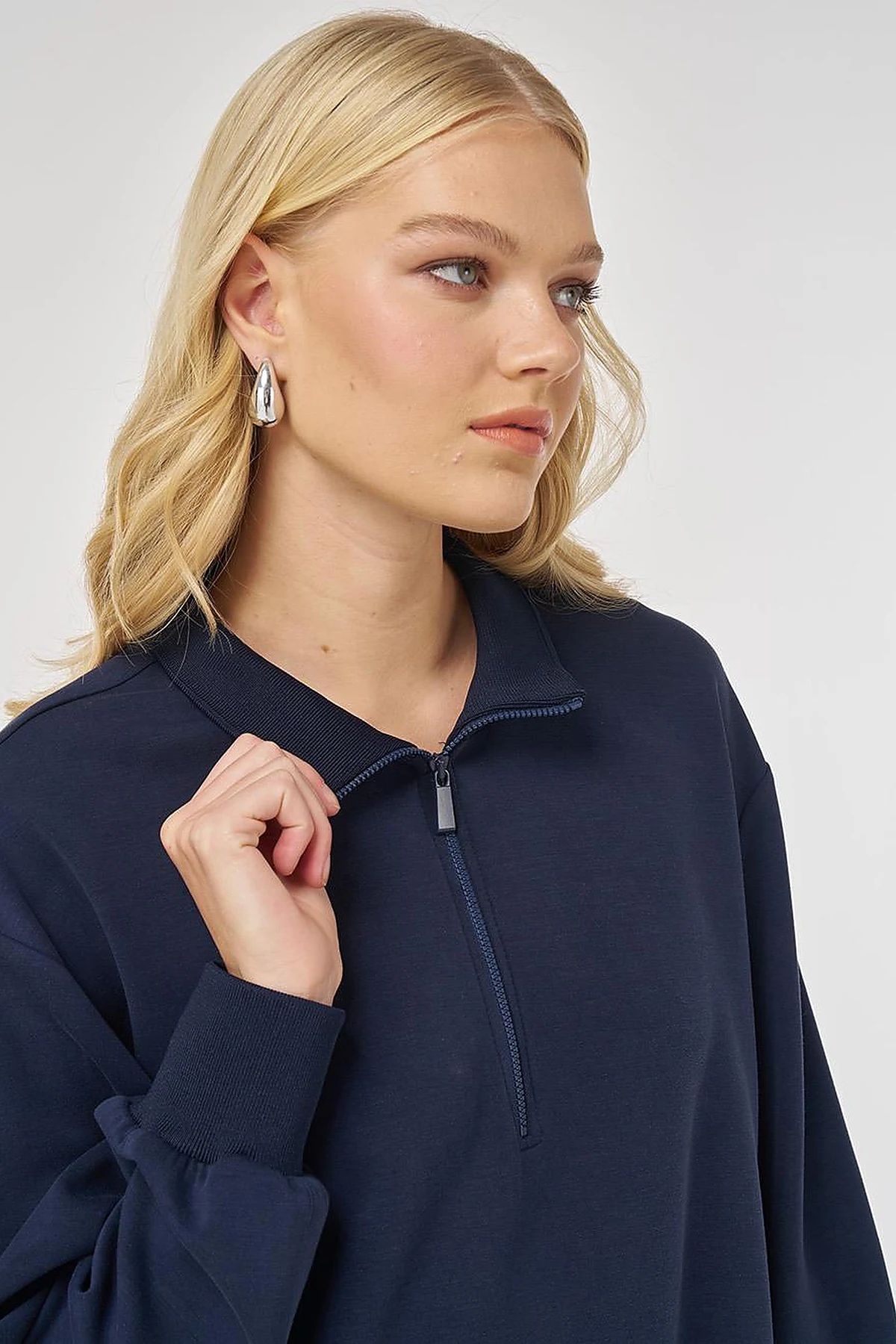 Stand-Up Collar Sweatshirt in Dark Navy