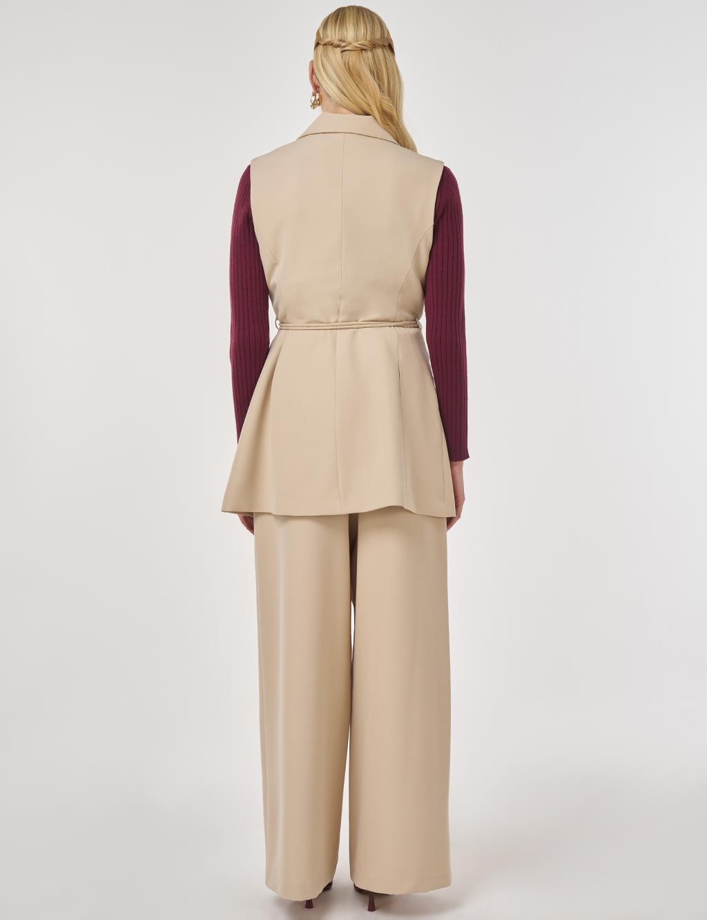 Deri İp Kemer Detaylı Yelekli Takım Taş