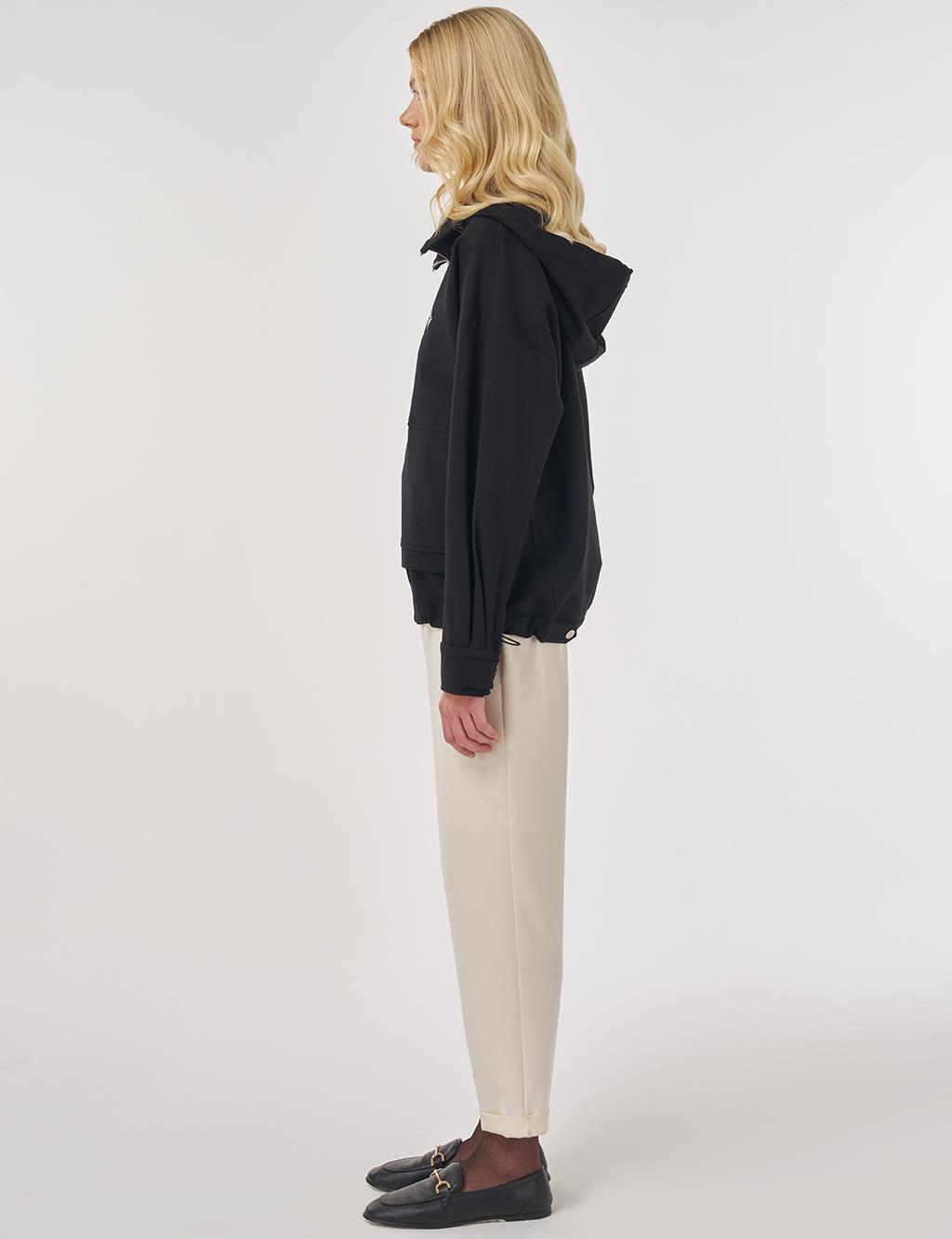 Dikiş Detaylı Kısa Ceket Siyah