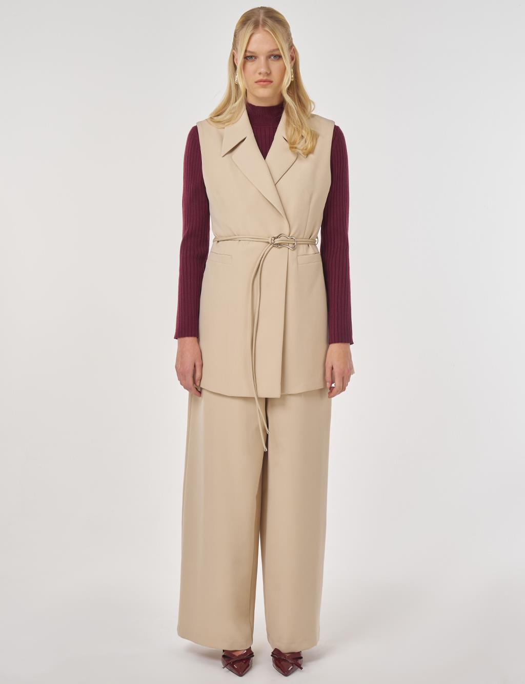 Deri İp Kemer Detaylı Yelekli Takım Taş