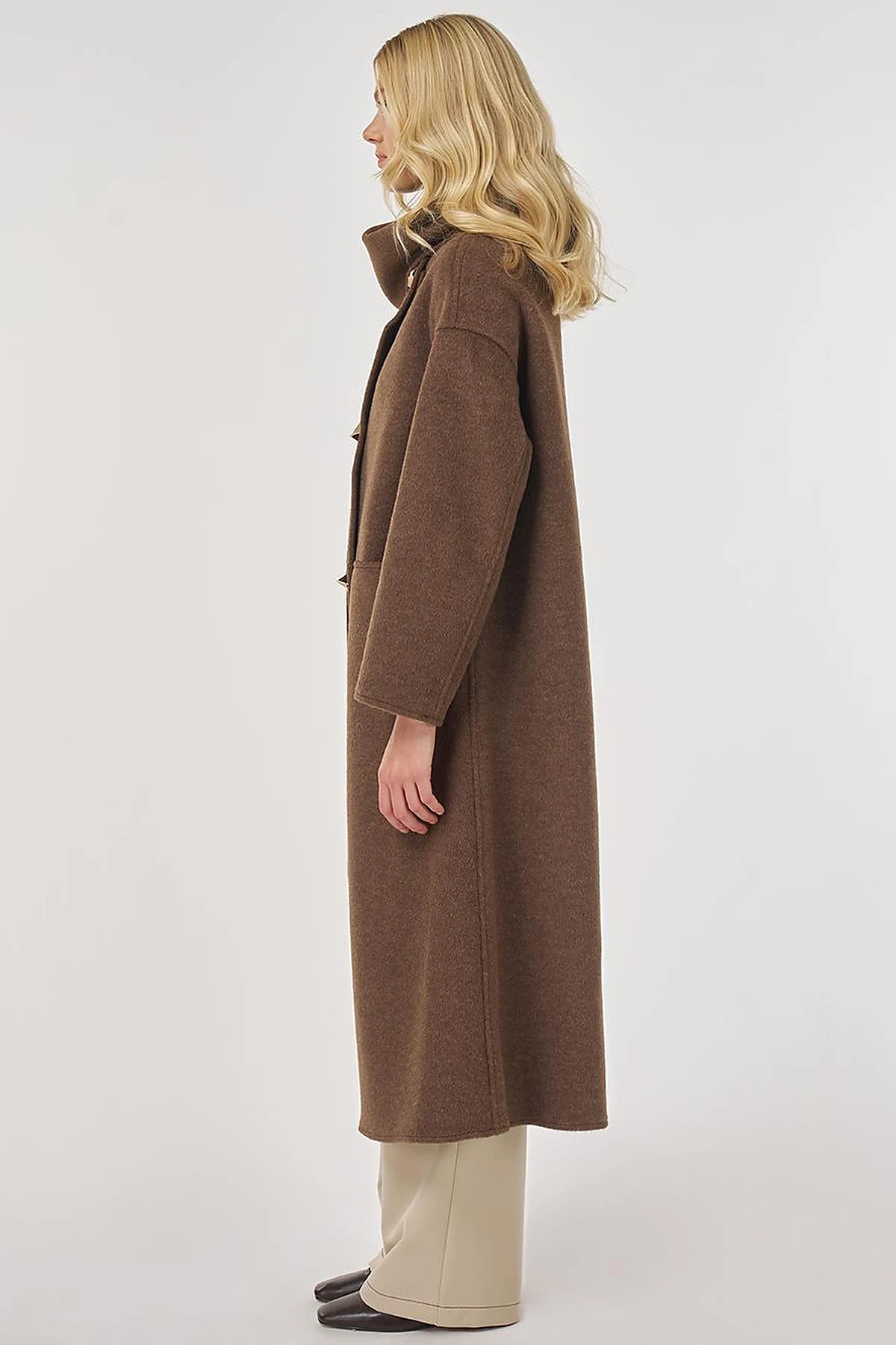 Button-Detailed Scarfed Cashmere Coat in Bitter Brown