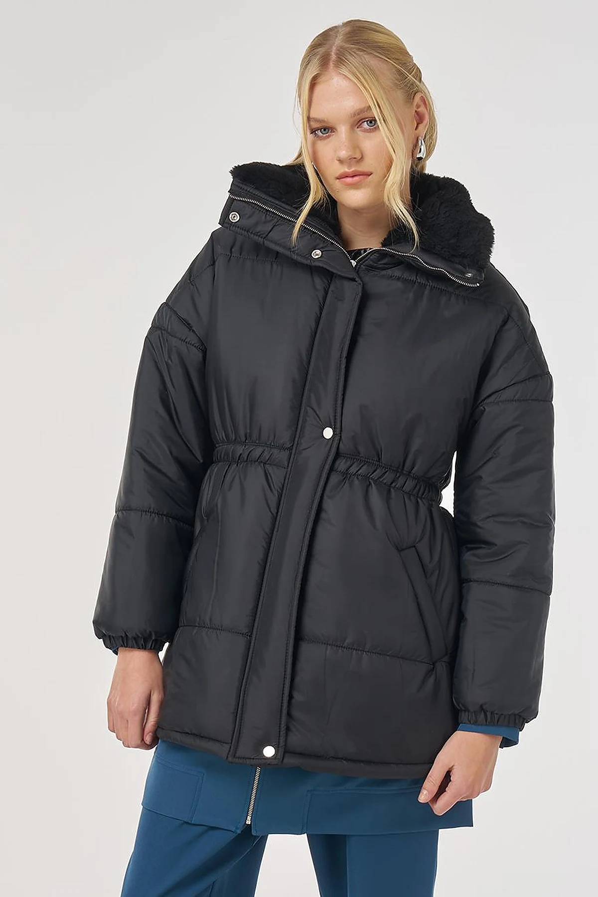 Fur-Collar Quilted Coat in Black