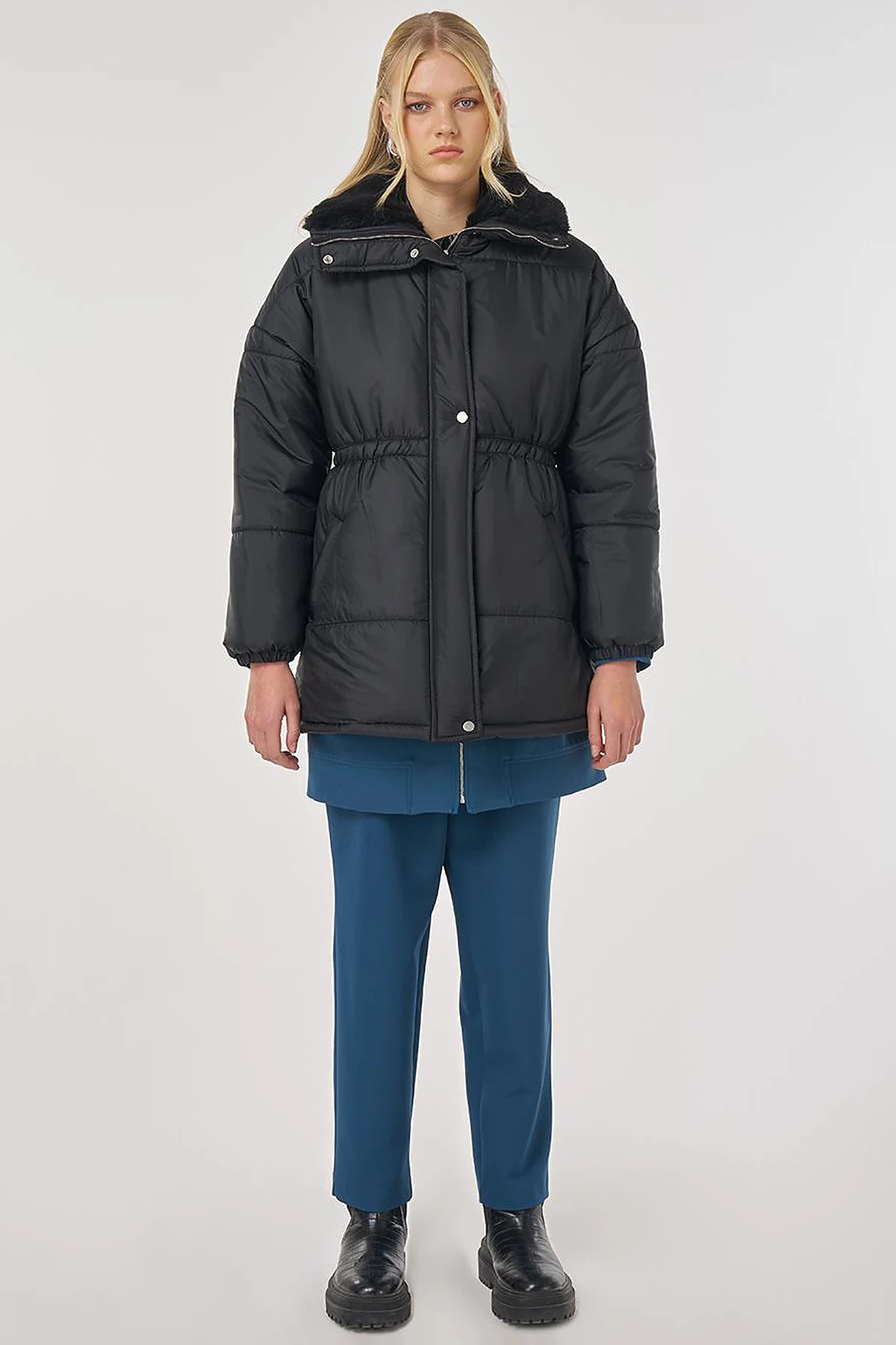 Fur-Collar Quilted Coat in Black