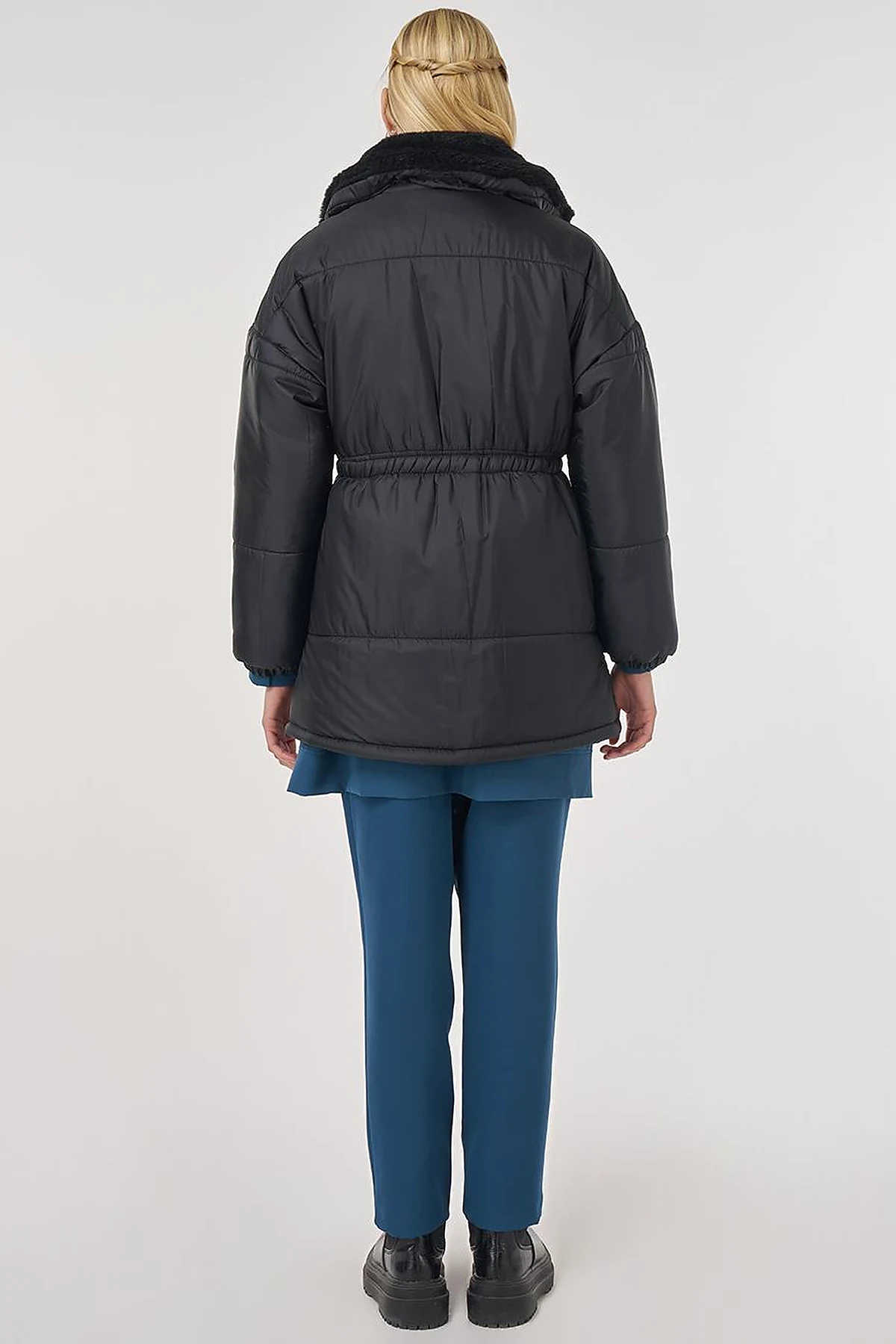 Fur-Collar Quilted Coat in Black