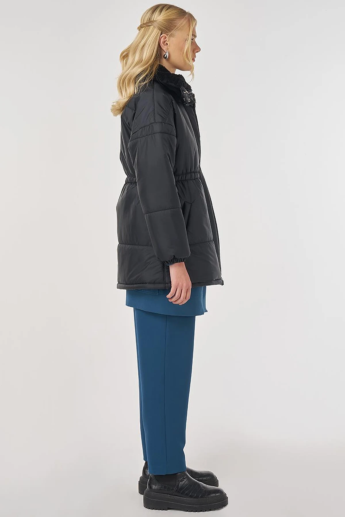 Fur-Collar Quilted Coat in Black