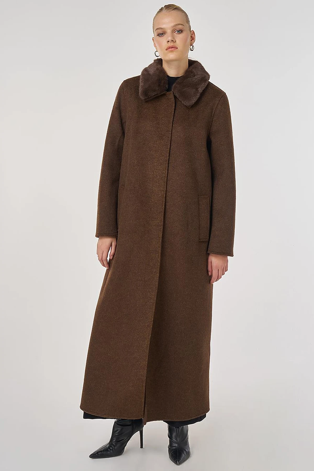 Wool Coat with Fur Collar in Dark Brown