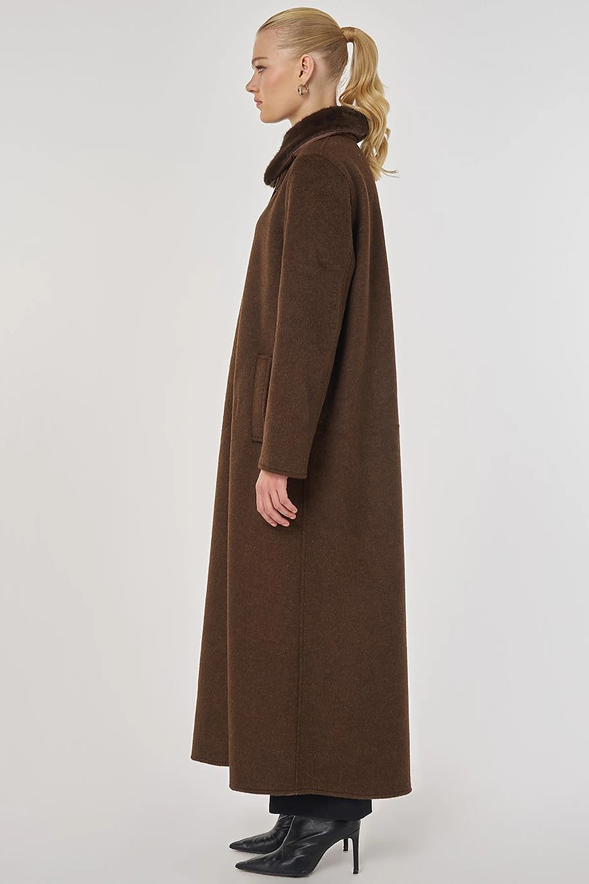 Wool Coat with Fur Collar in Dark Brown