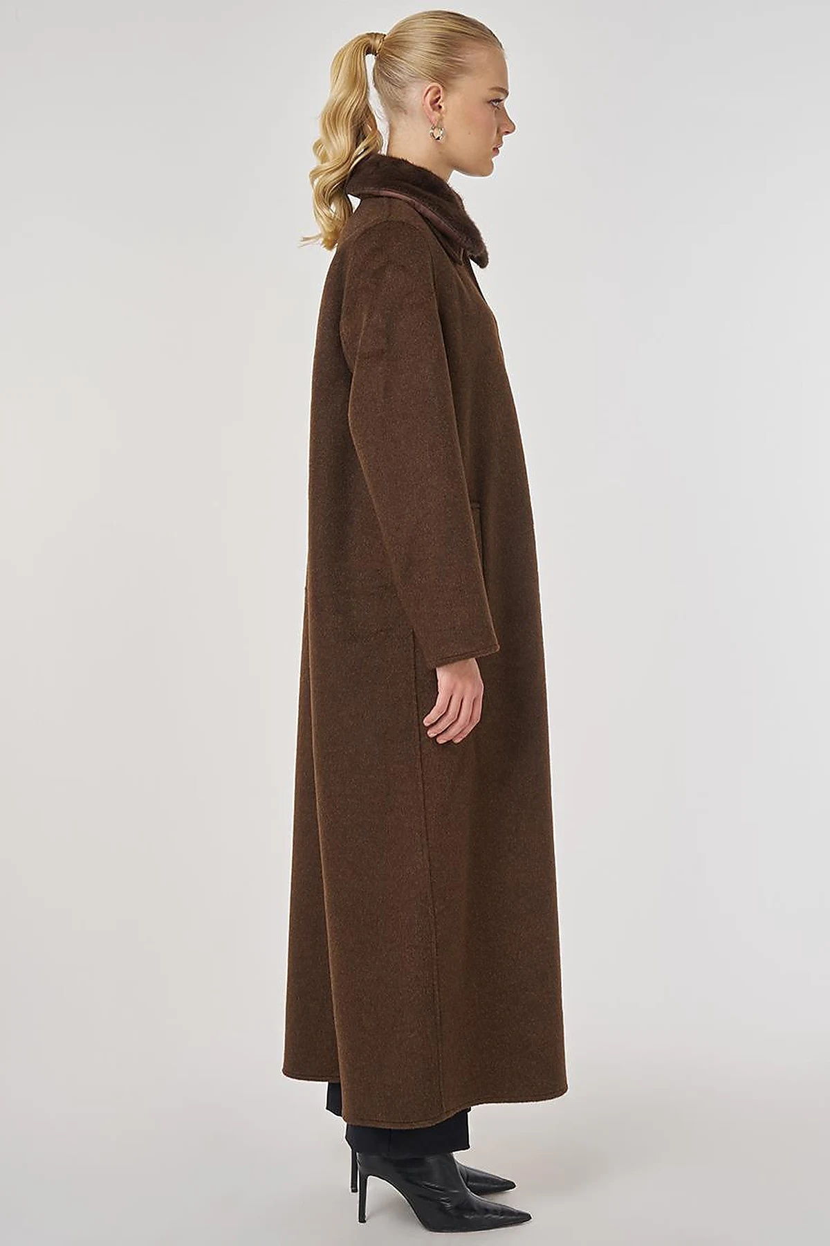 Wool Coat with Fur Collar in Dark Brown