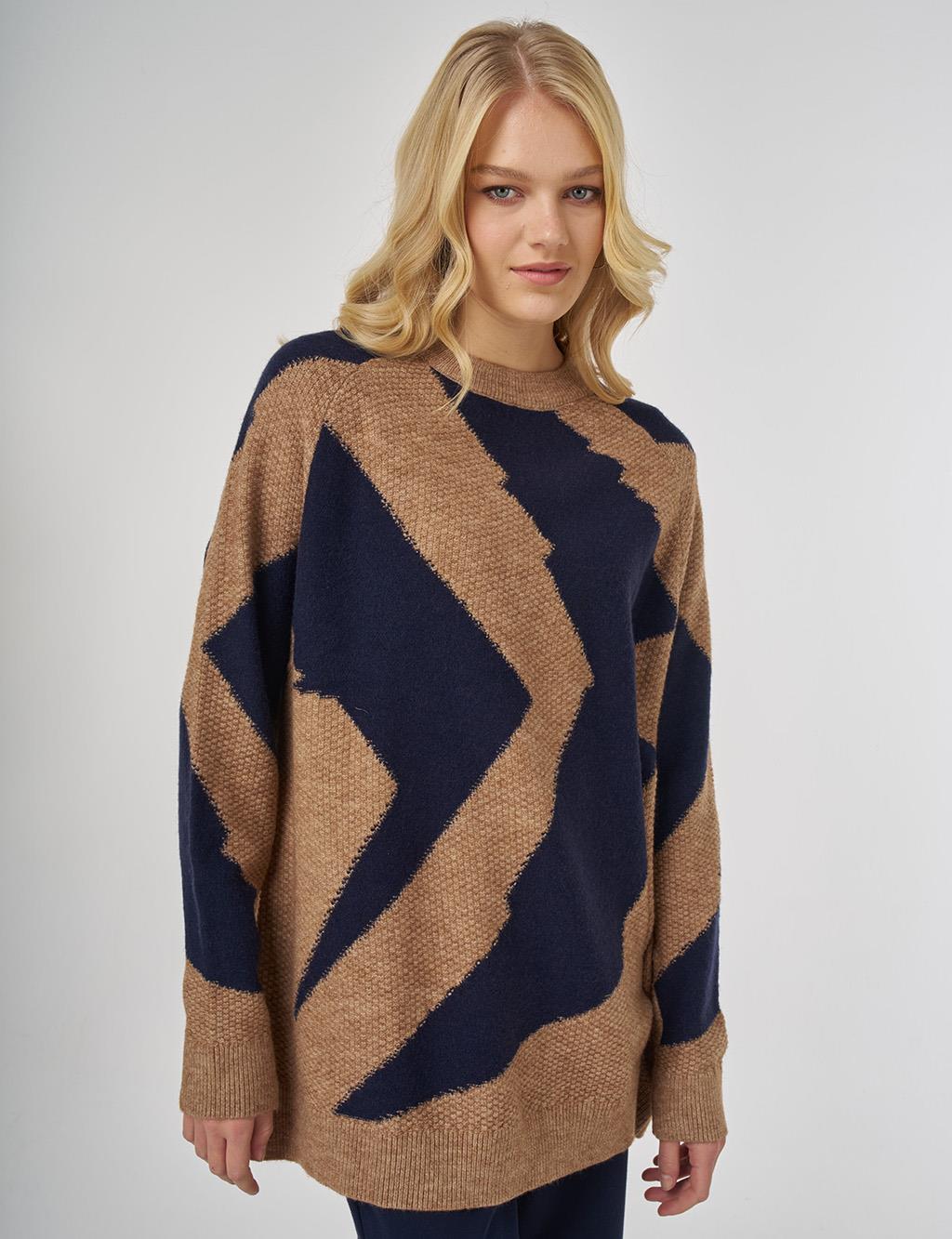 Color Block Knit Tunic in Beige