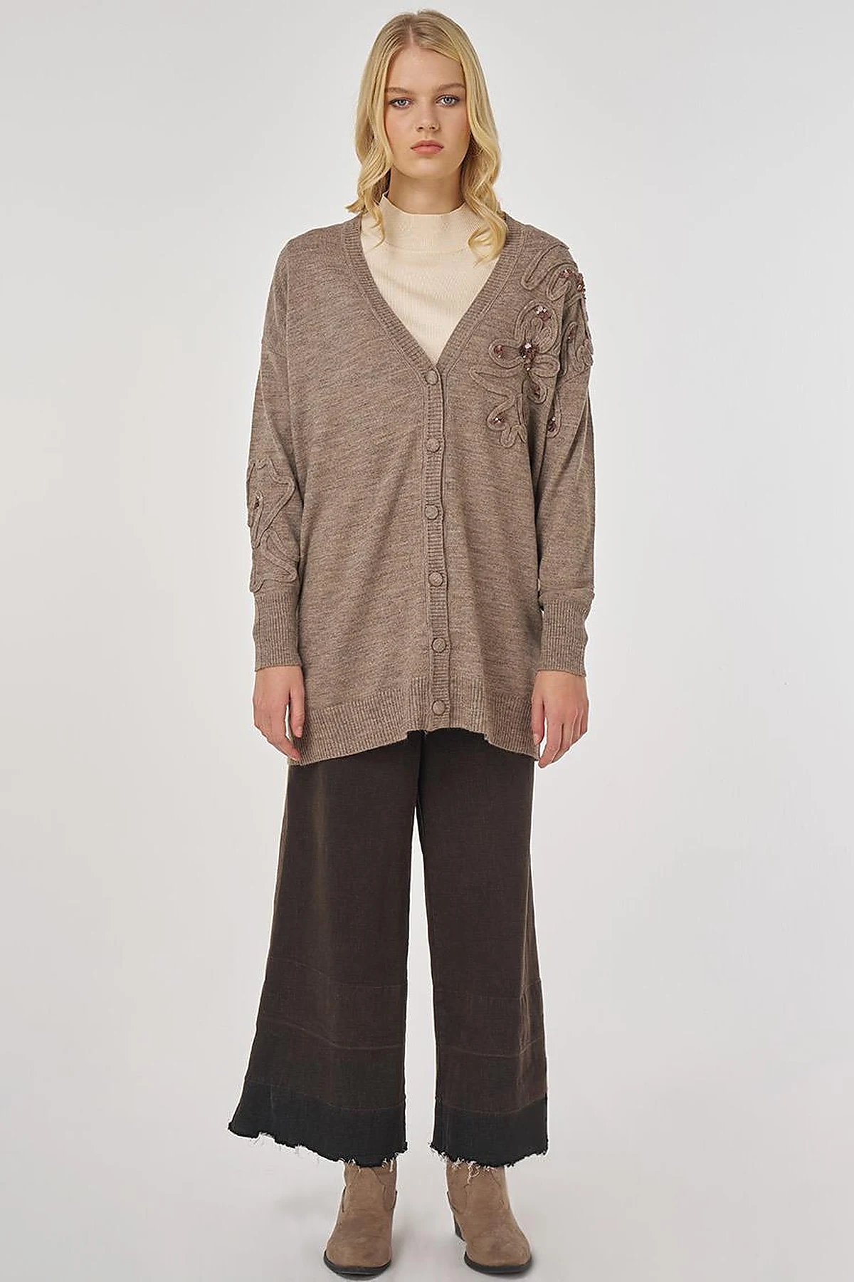 Sequin Detailed Knit Cardigan in Beige
