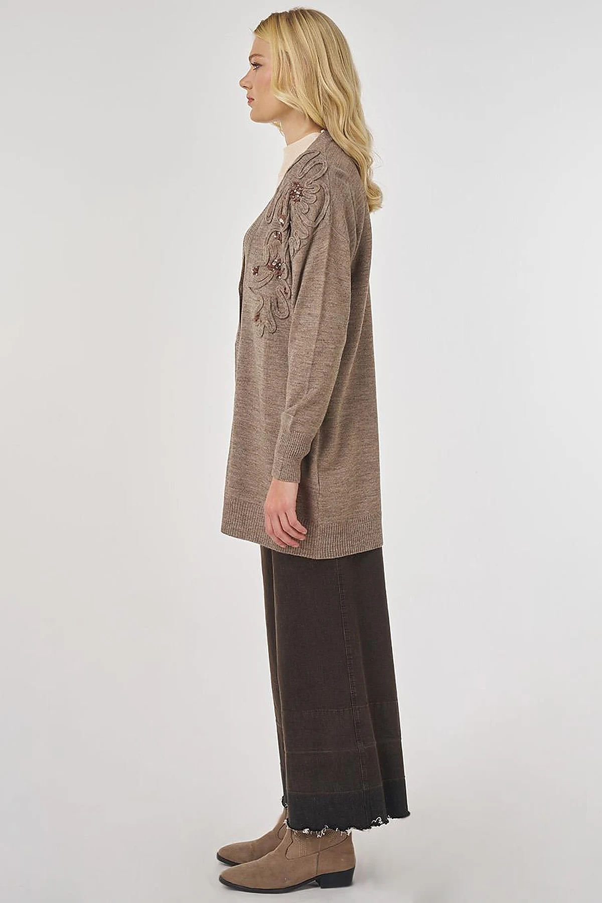Sequin Detailed Knit Cardigan in Beige