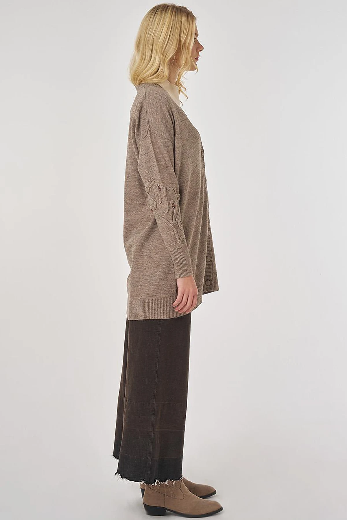 Sequin Detailed Knit Cardigan in Beige