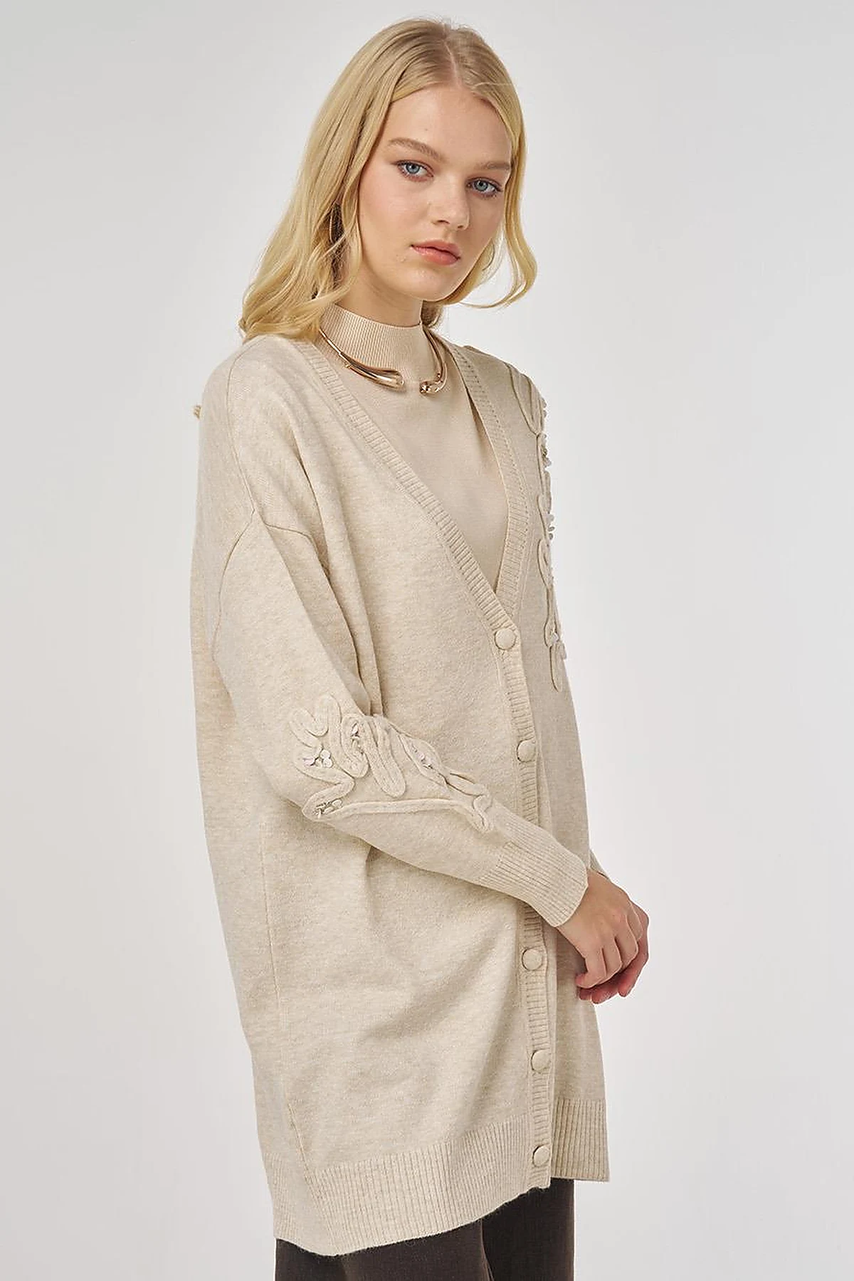 Sequin Detailed Knit Cardigan in Cream