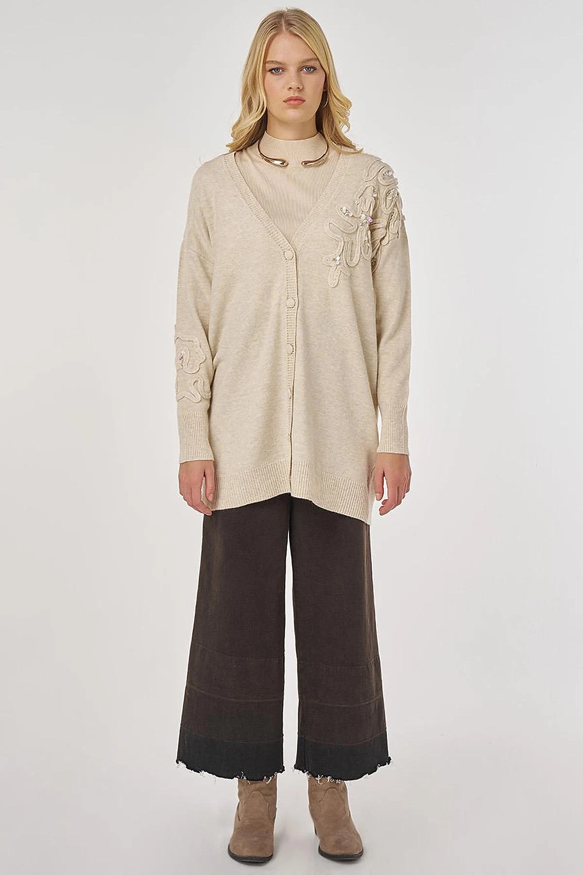 Sequin Detailed Knit Cardigan in Cream
