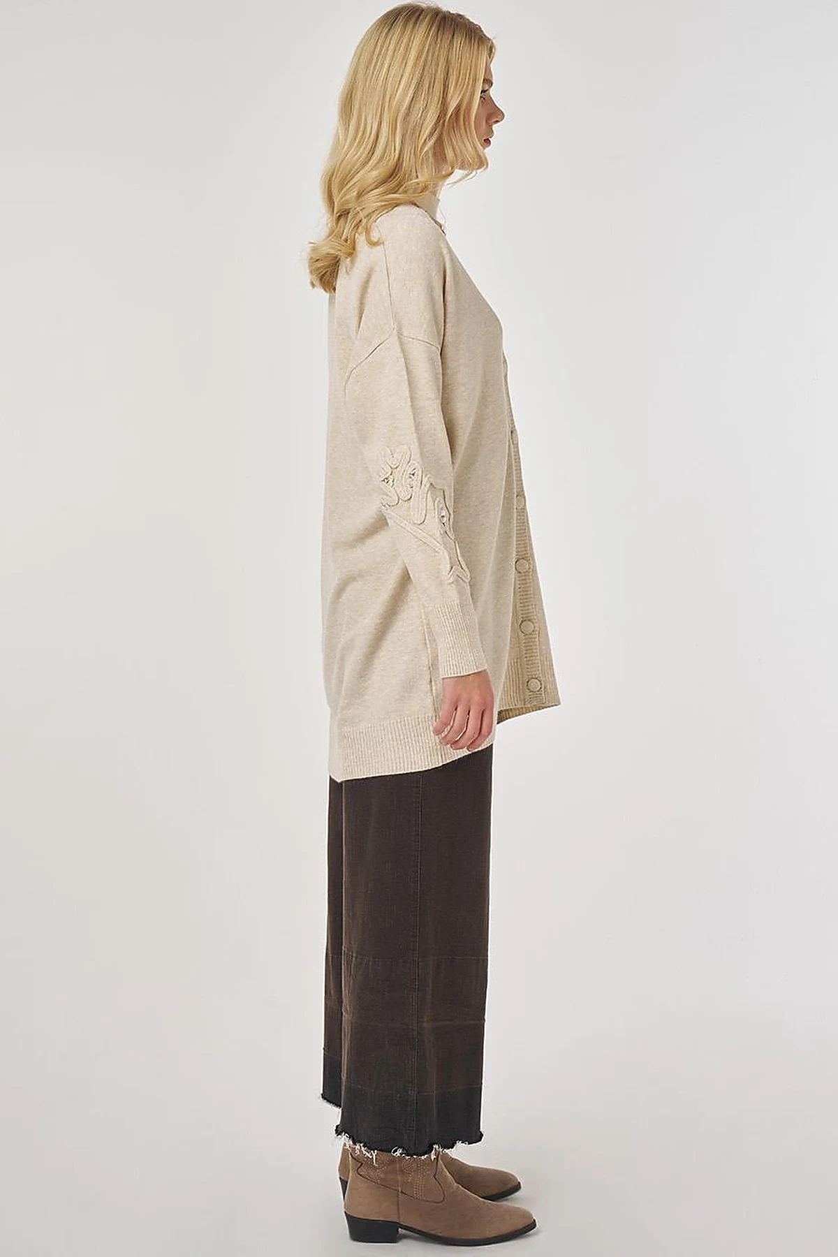 Sequin Detailed Knit Cardigan in Cream