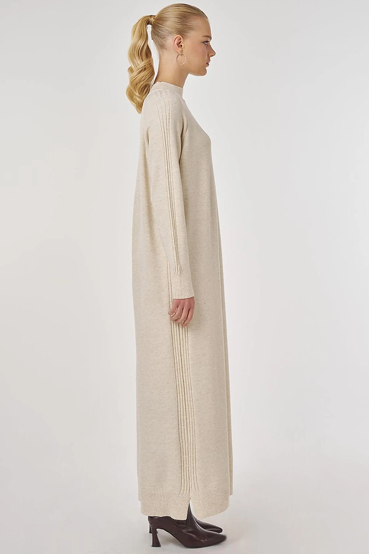 Raglan Sleeve Knit Dress in Cream
