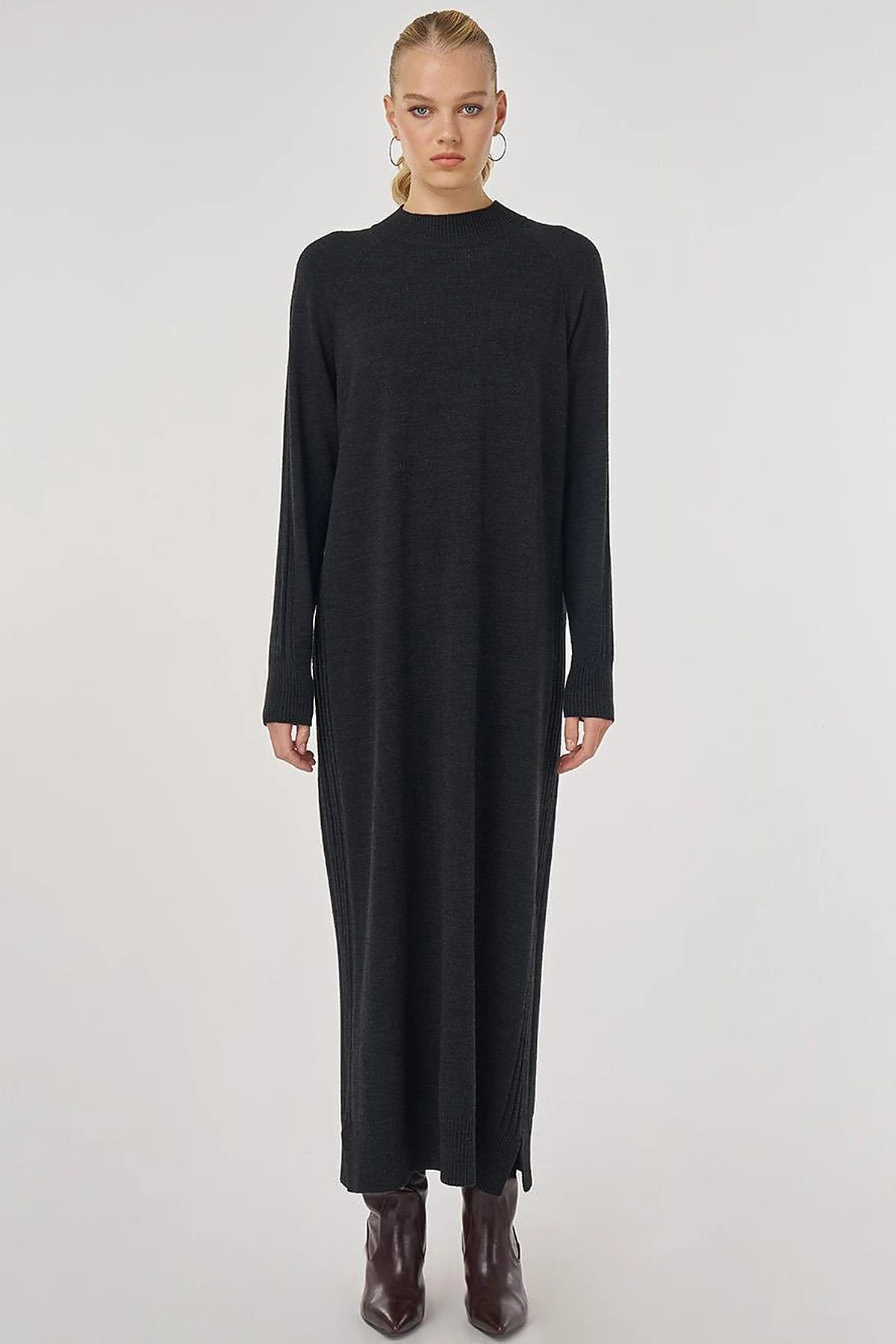 Raglan Sleeve Knit Dress in Black