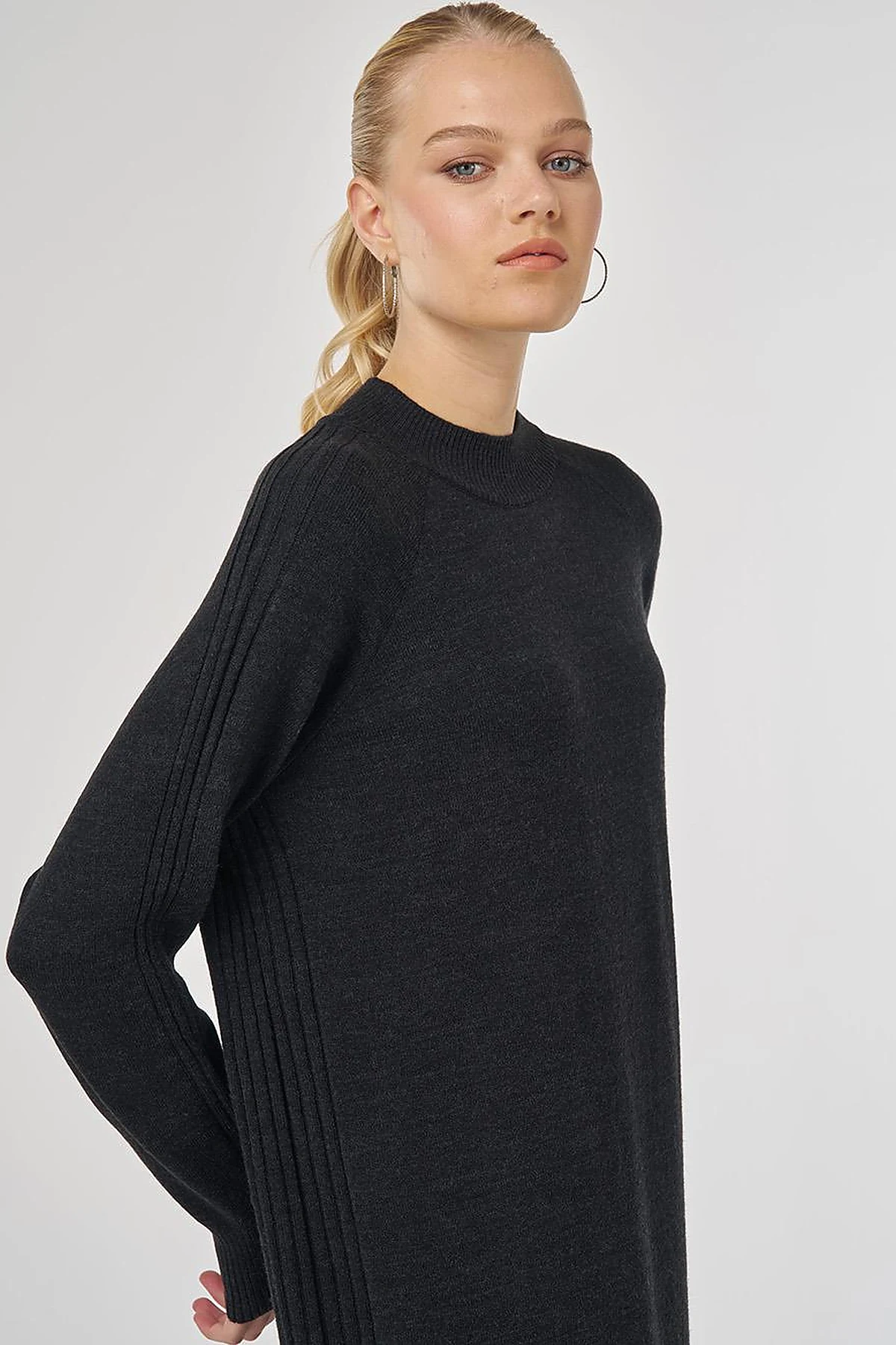Raglan Sleeve Knit Dress in Black
