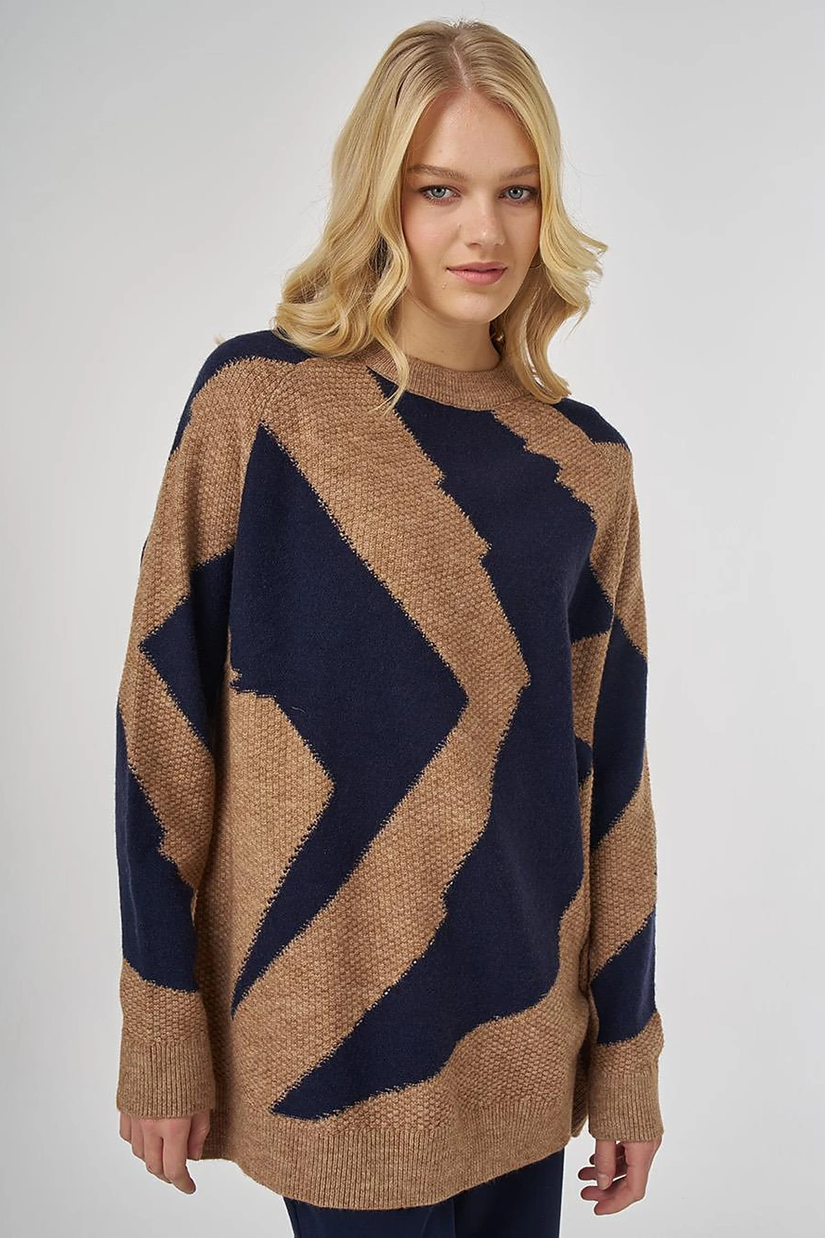 Color Block Knit Tunic in Beige