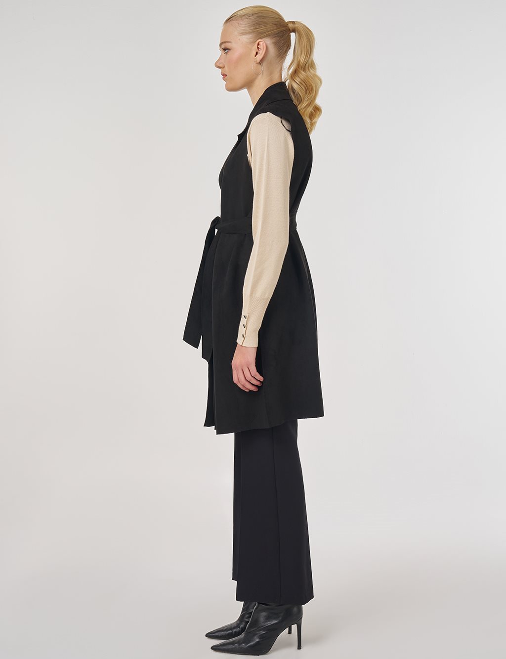 Stitch-Detail Suede Vest in Black