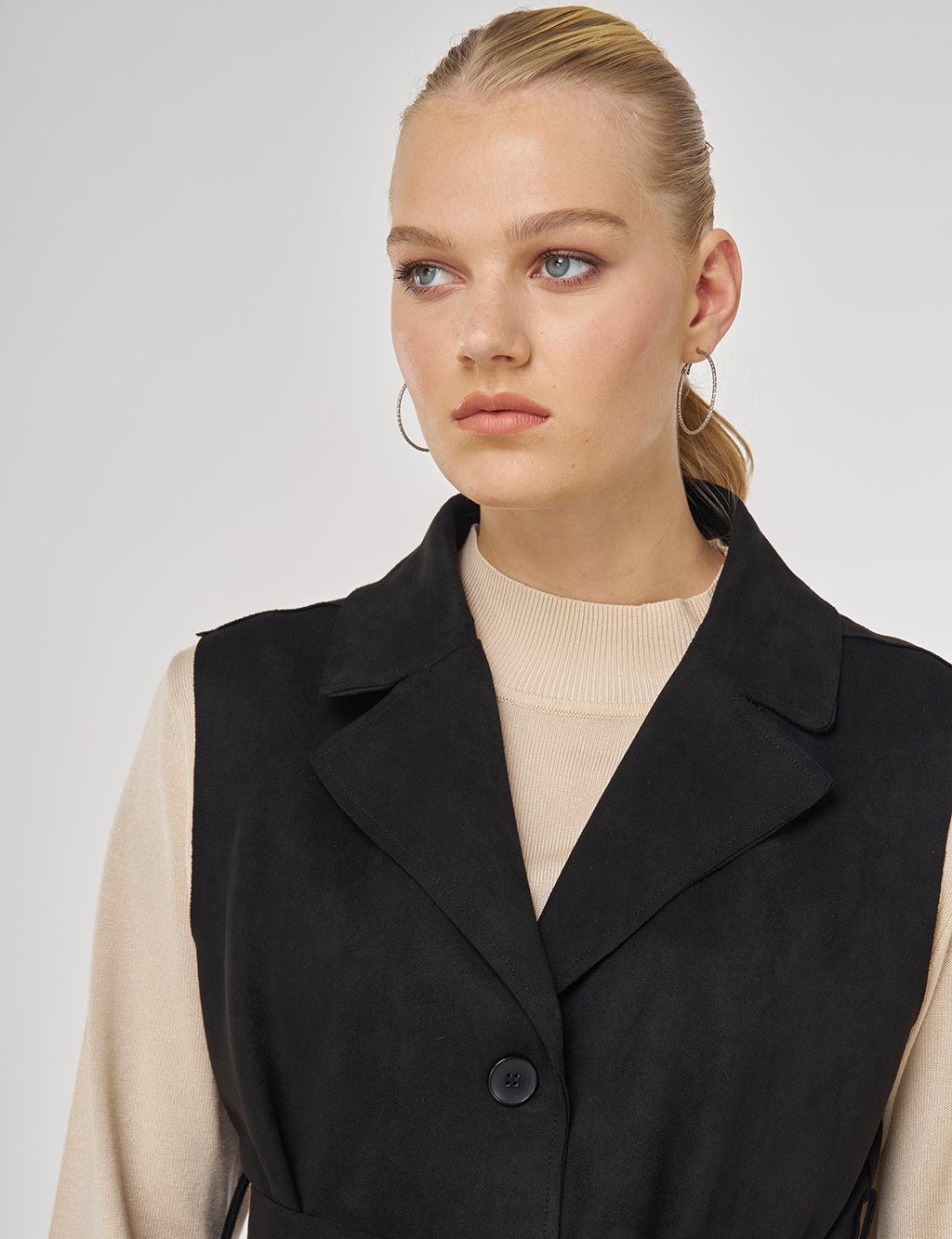 Stitch-Detail Suede Vest in Black