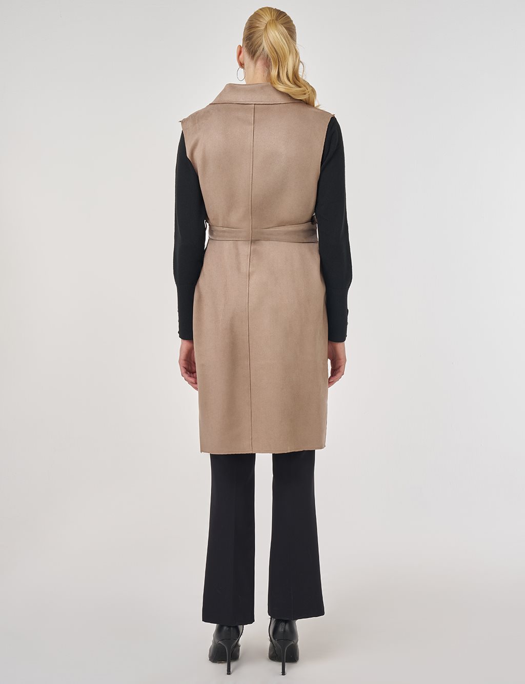 Stitch-Detail Suede Vest in Dark Brown