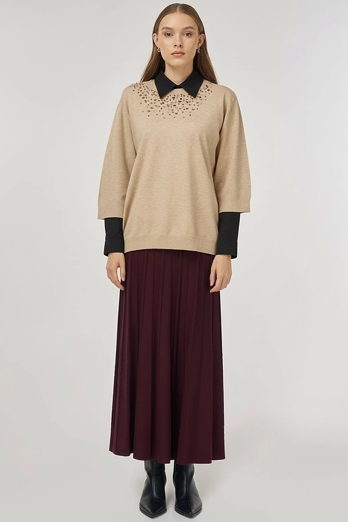 Sequin-Detail Collar Viscose Knit Tunic in Mink 