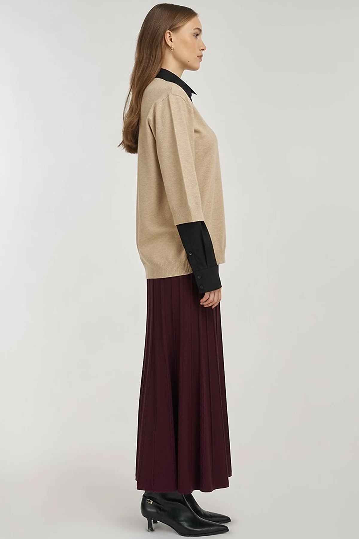 Sequin-Detail Collar Viscose Knit Tunic in Mink 