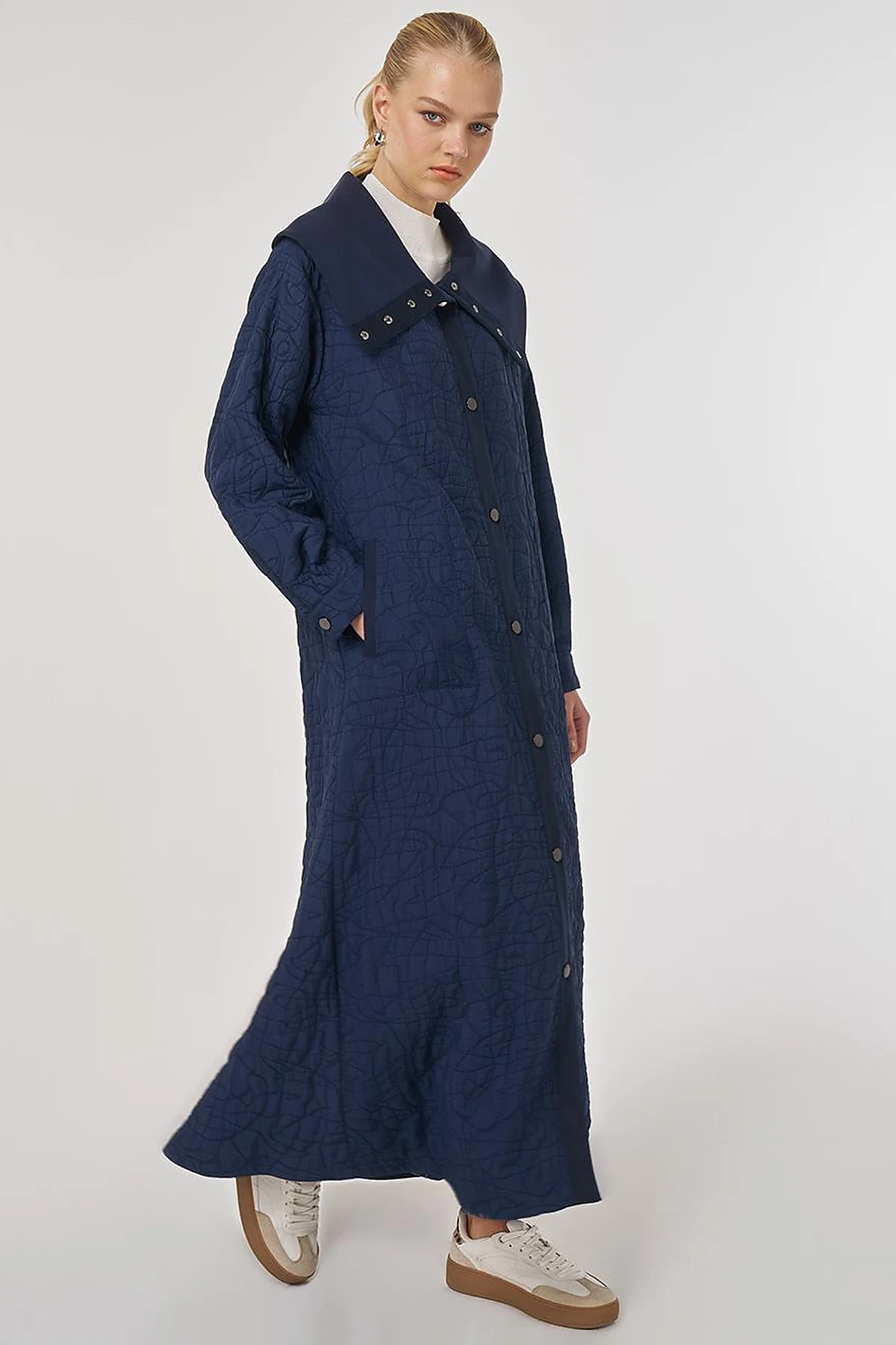 Quilted Pattern Wide Collar Throw-On Coat in Dark Navy