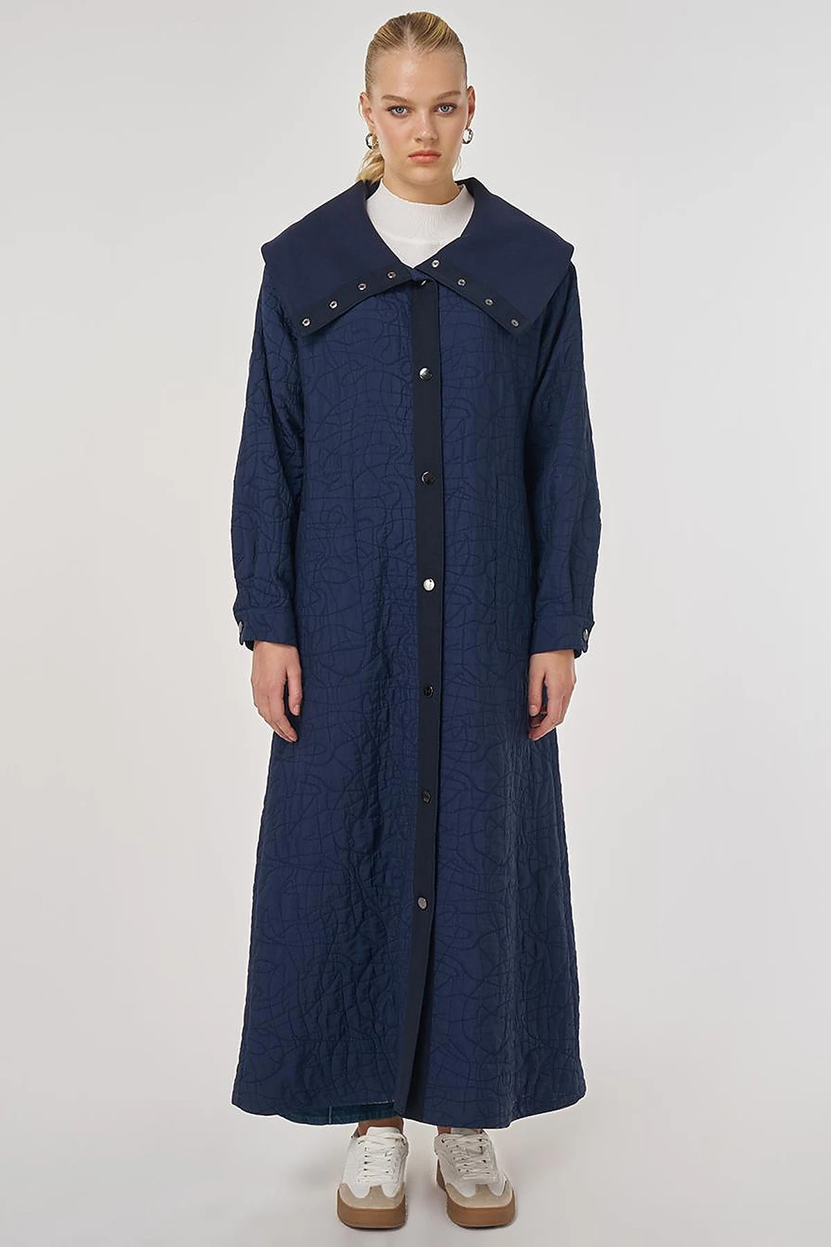 Quilted Pattern Wide Collar Throw-On Coat in Dark Navy