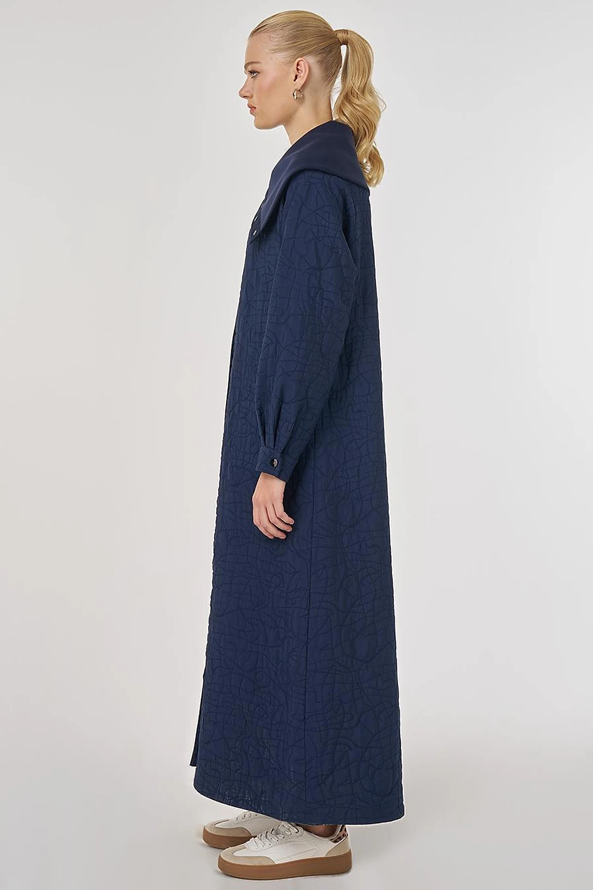 Quilted Pattern Wide Collar Throw-On Coat in Dark Navy