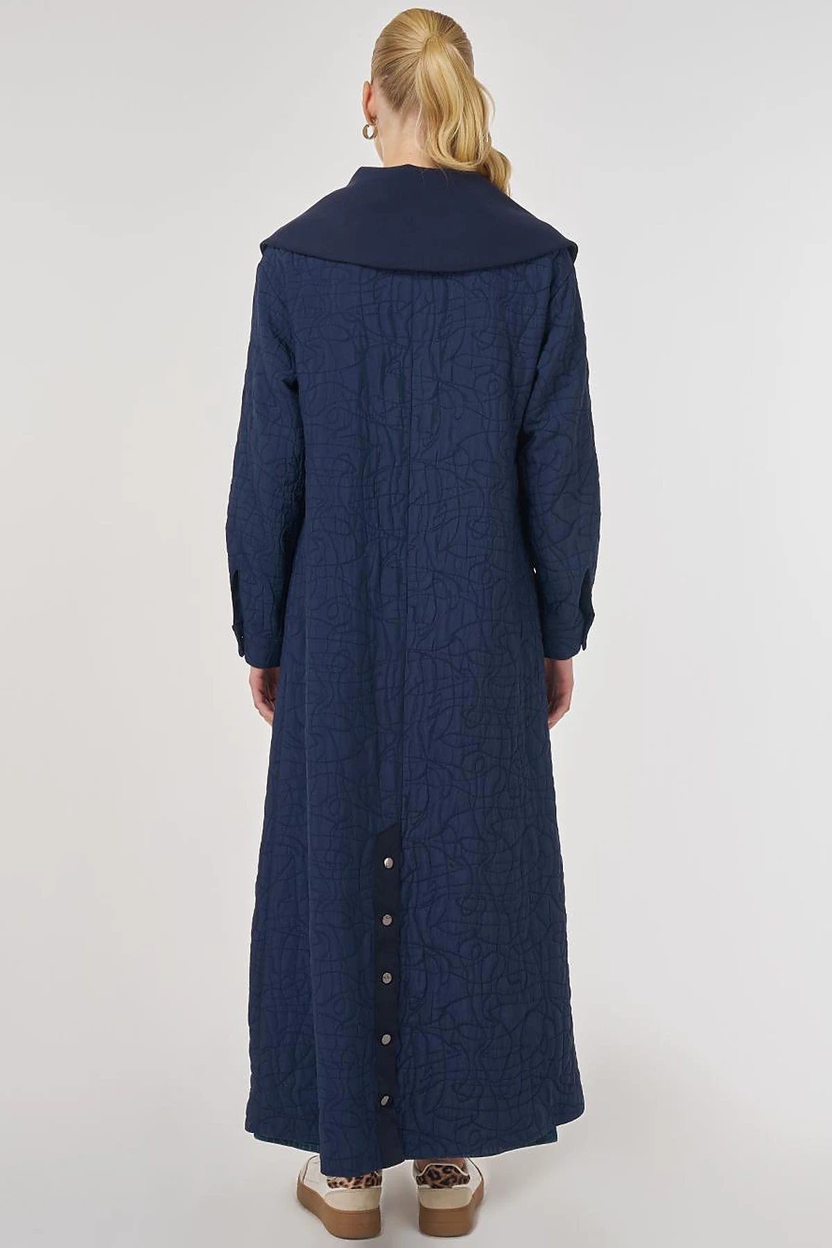 Quilted Pattern Wide Collar Throw-On Coat in Dark Navy