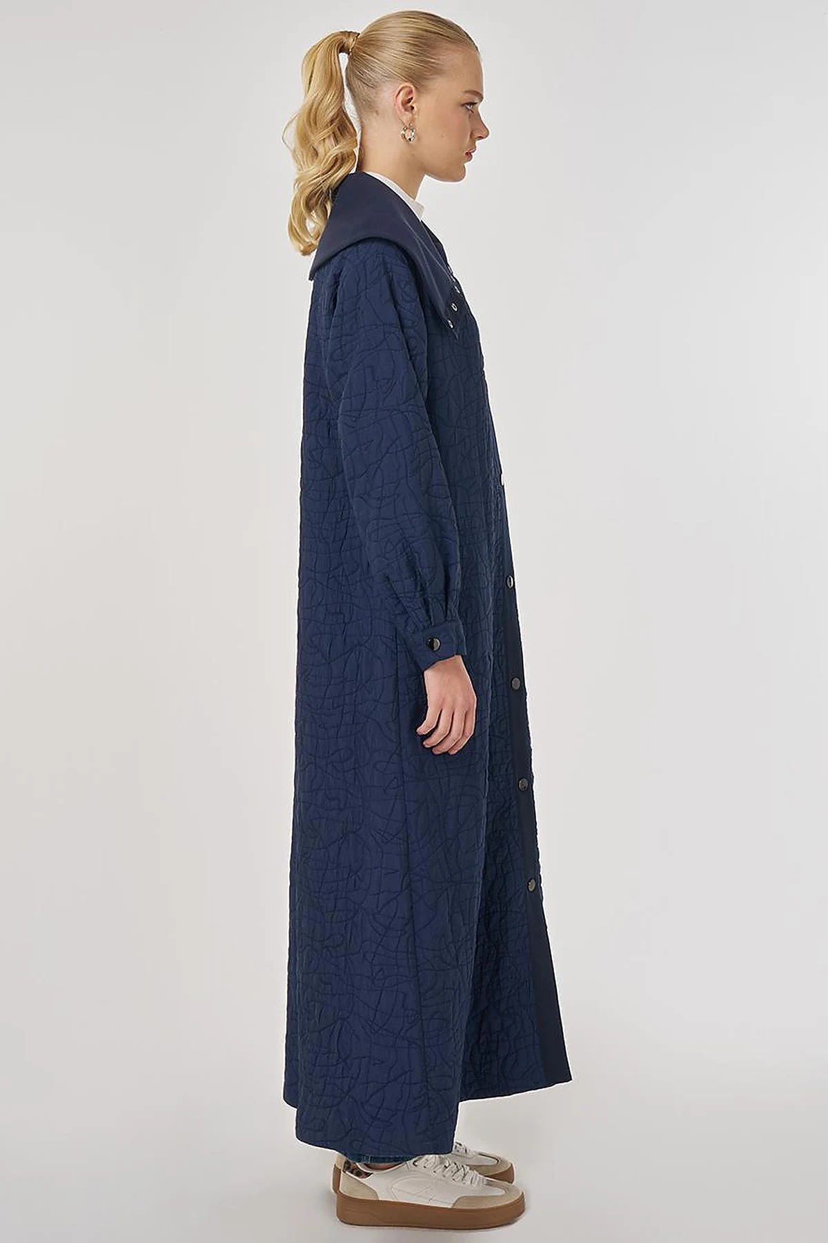 Quilted Pattern Wide Collar Throw-On Coat in Dark Navy