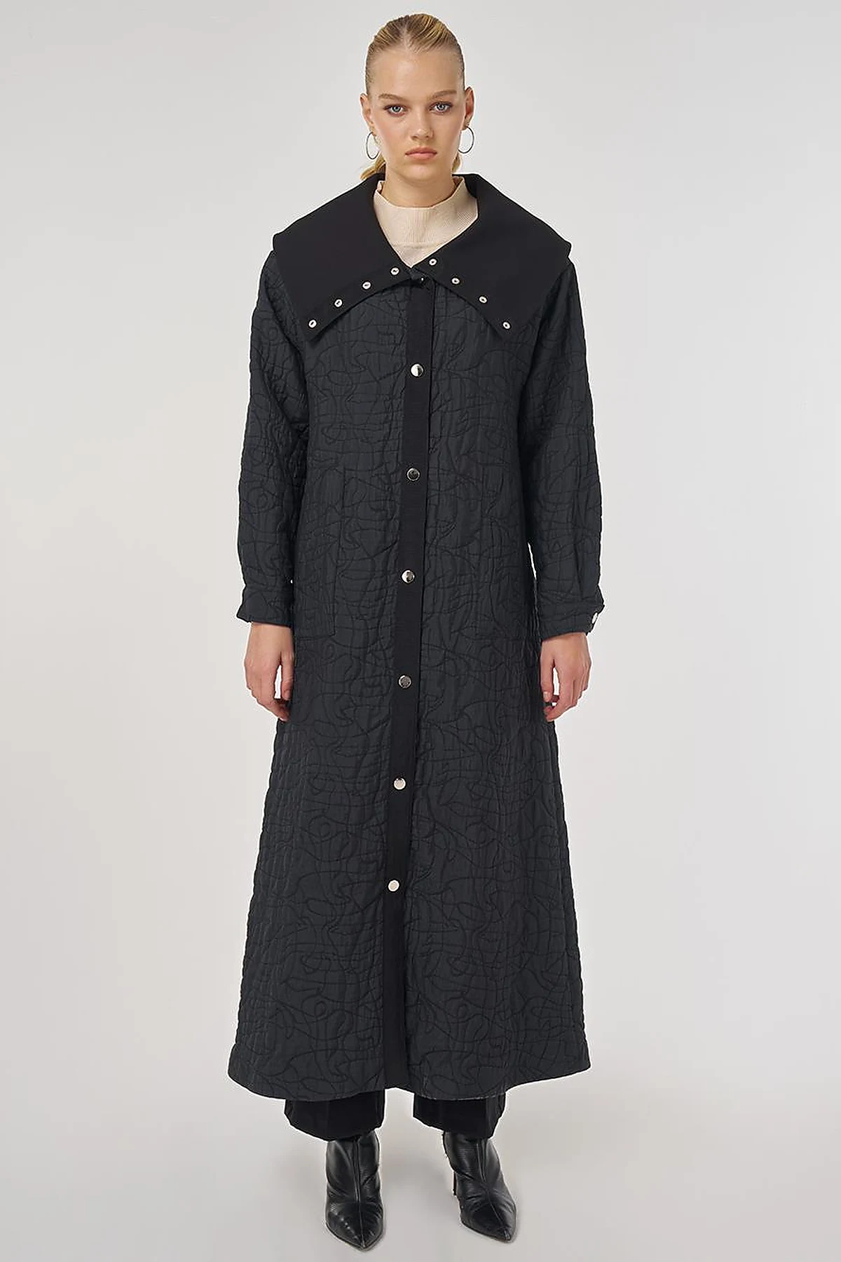 Quilted Pattern Wide Collar Throw-On Coat –Black