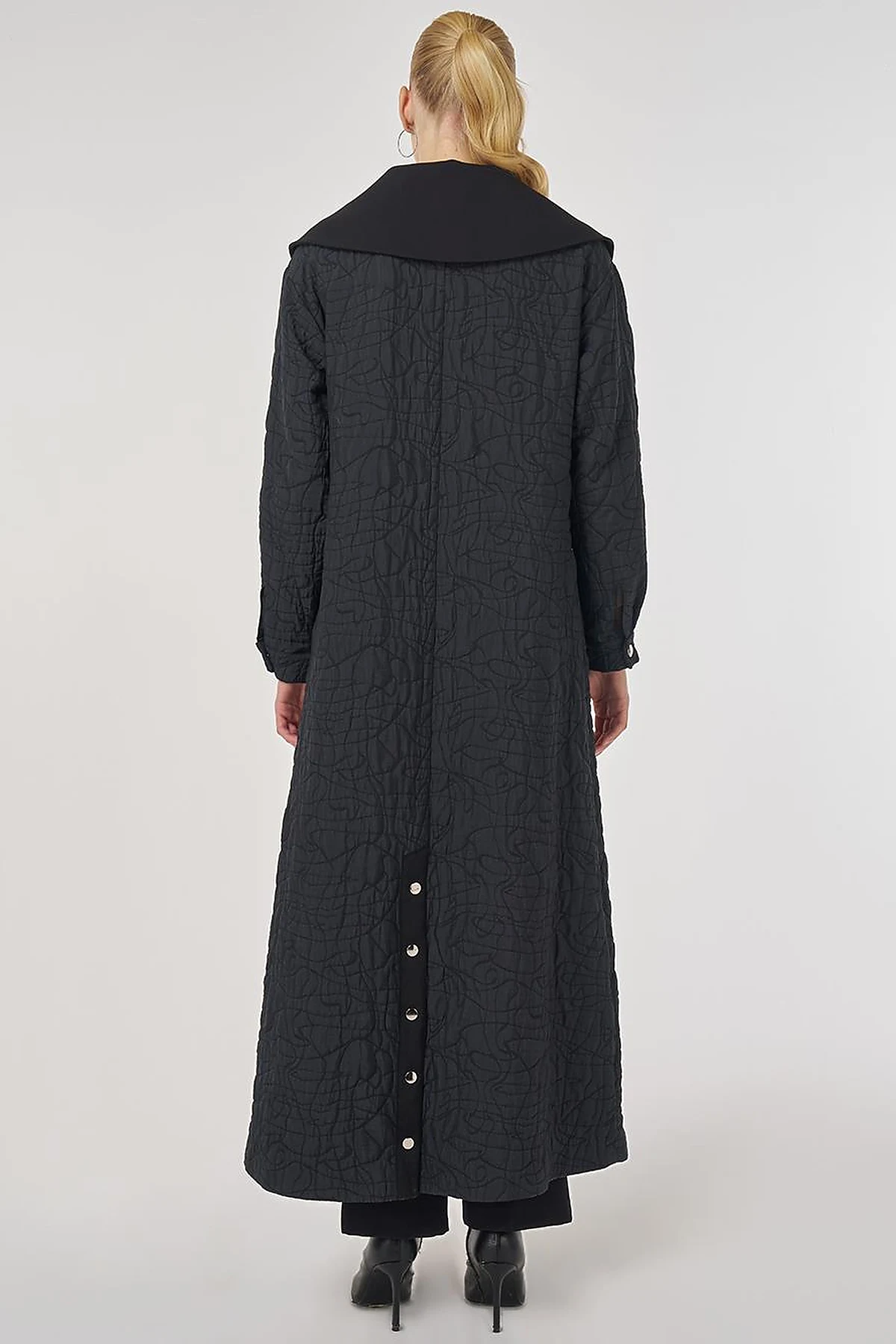 Quilted Pattern Wide Collar Throw-On Coat –Black